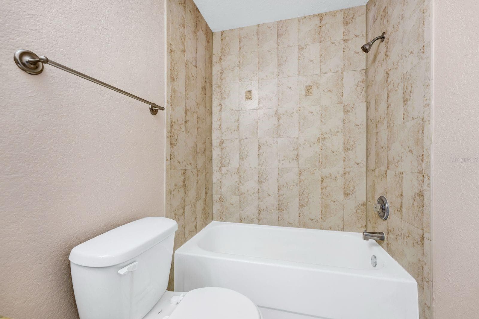 Condominium at 2550 N ALAFAYA TRL #1203, ORLANDO, photo 17 of 25