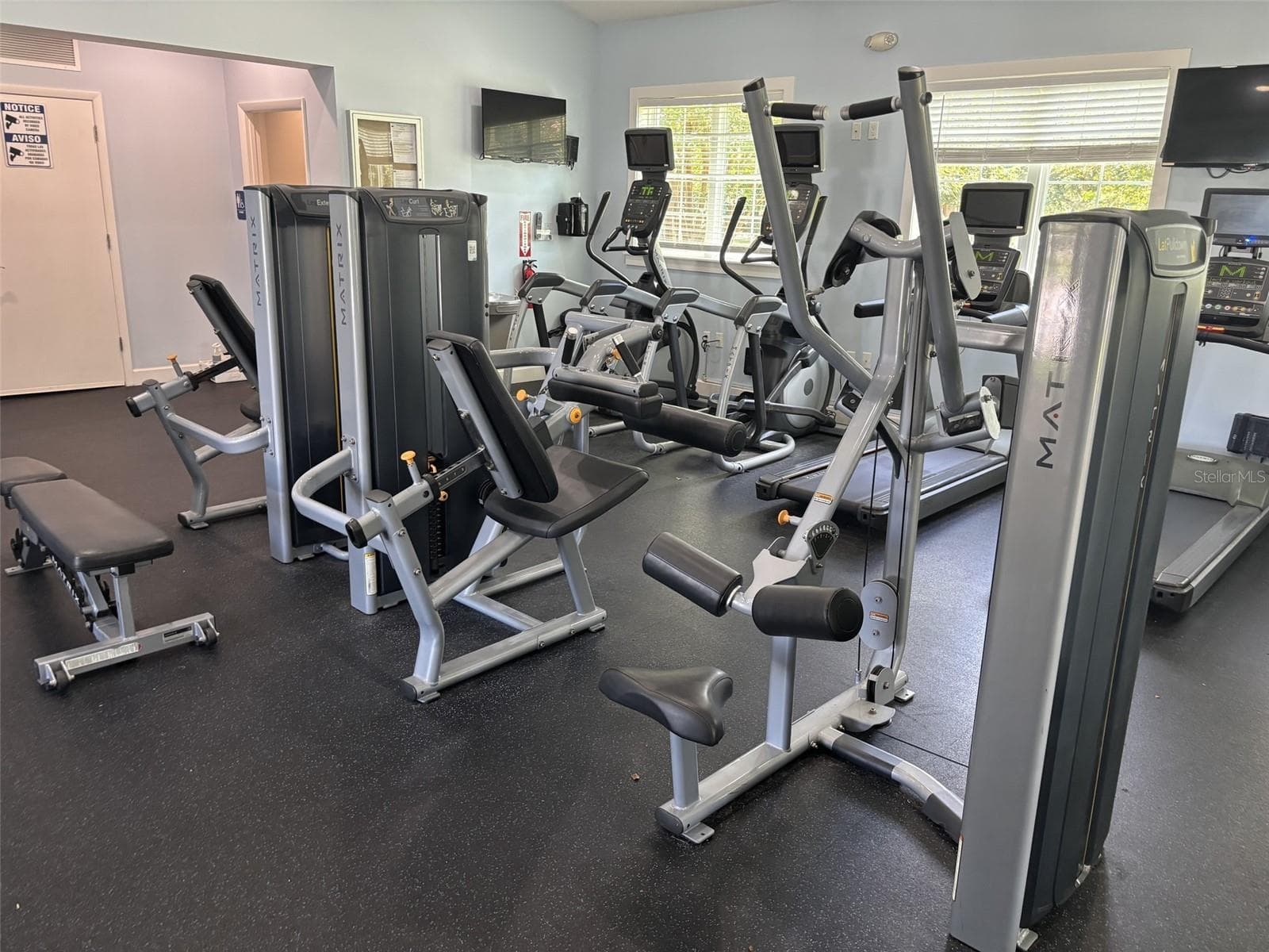14048 Larkspur Lake Dr - Lakeview Pointe fitness center with strength-training equipment. - 14048 LARKSPUR LAKE DR, WINTER GARDEN