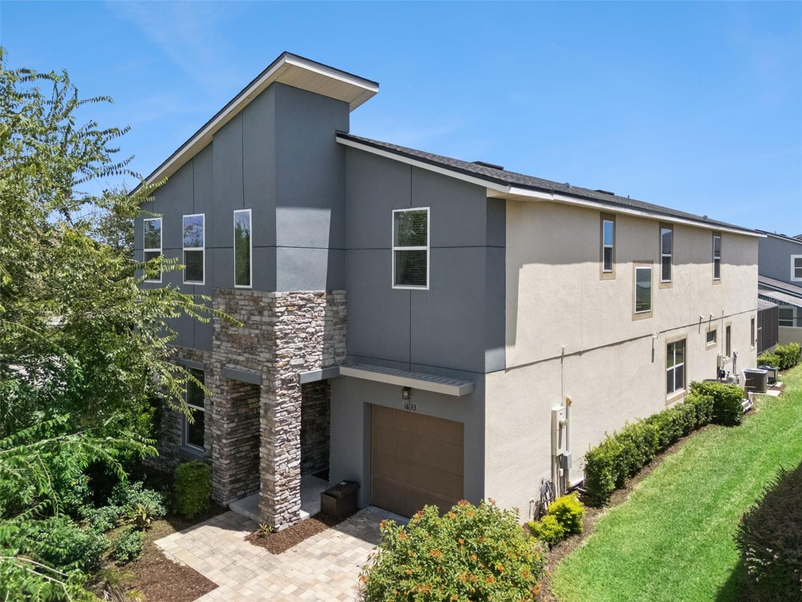 1633 NASSAU POINT TRL