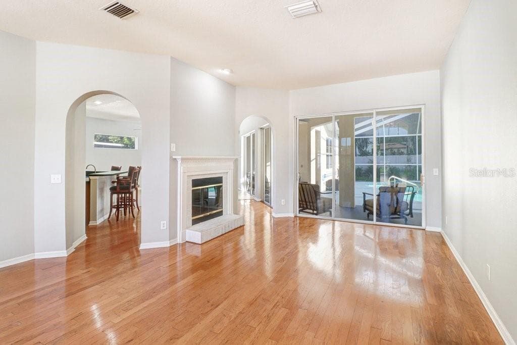 Single Family Residence at 3029 MINUTEMAN LN, BRANDON, photo 6 of 50