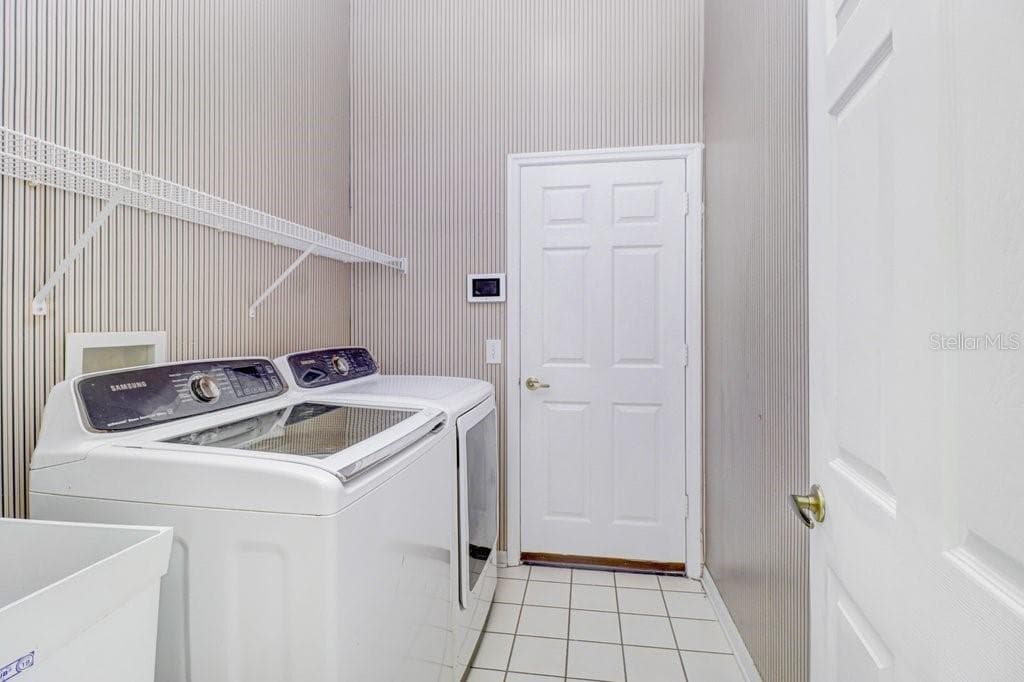 Single Family Residence at 3029 MINUTEMAN LN, BRANDON, photo 38 of 50