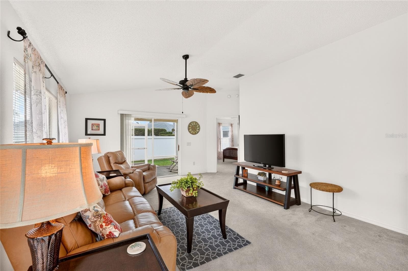Living area - 1049 JACKSON ST, THE VILLAGES