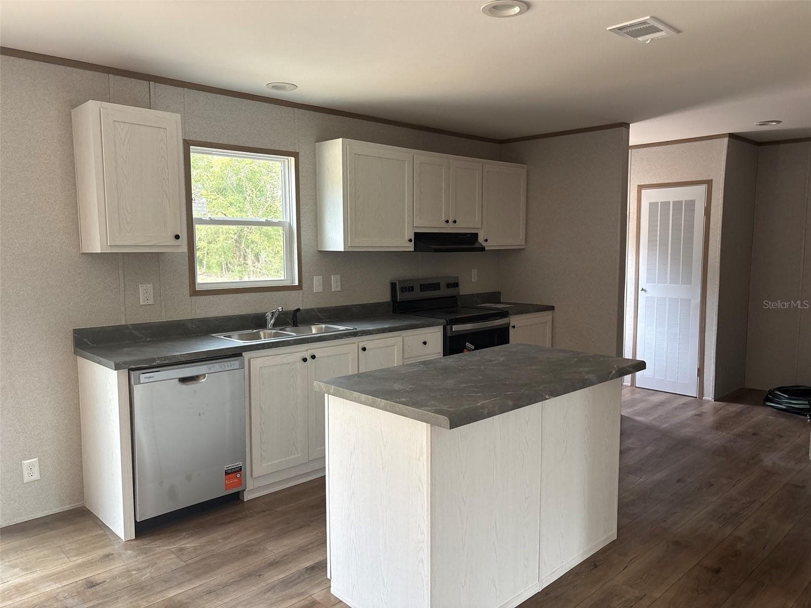 Modular Home at 16854 NW 254TH ST, OKEECHOBEE, photo 6 of 18