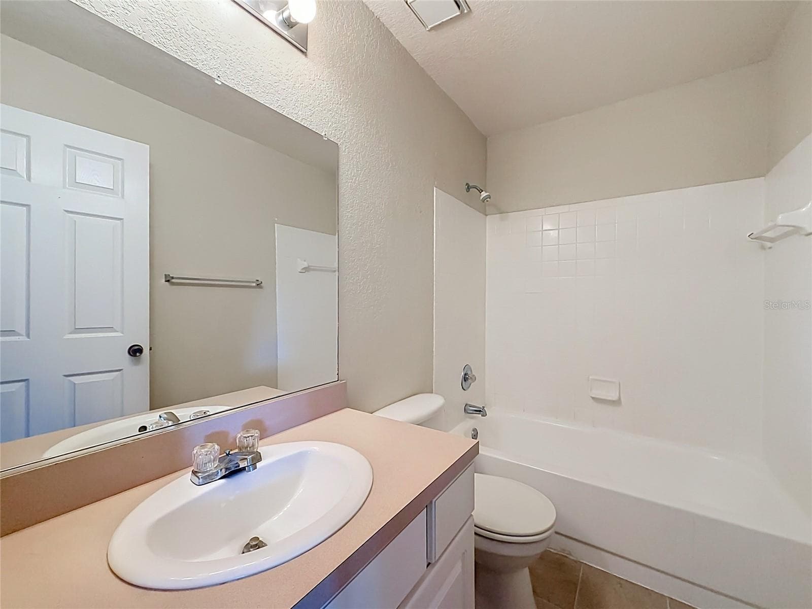 Bathroom 2 - 2550 N ALAFAYA TRL #12205, ORLANDO