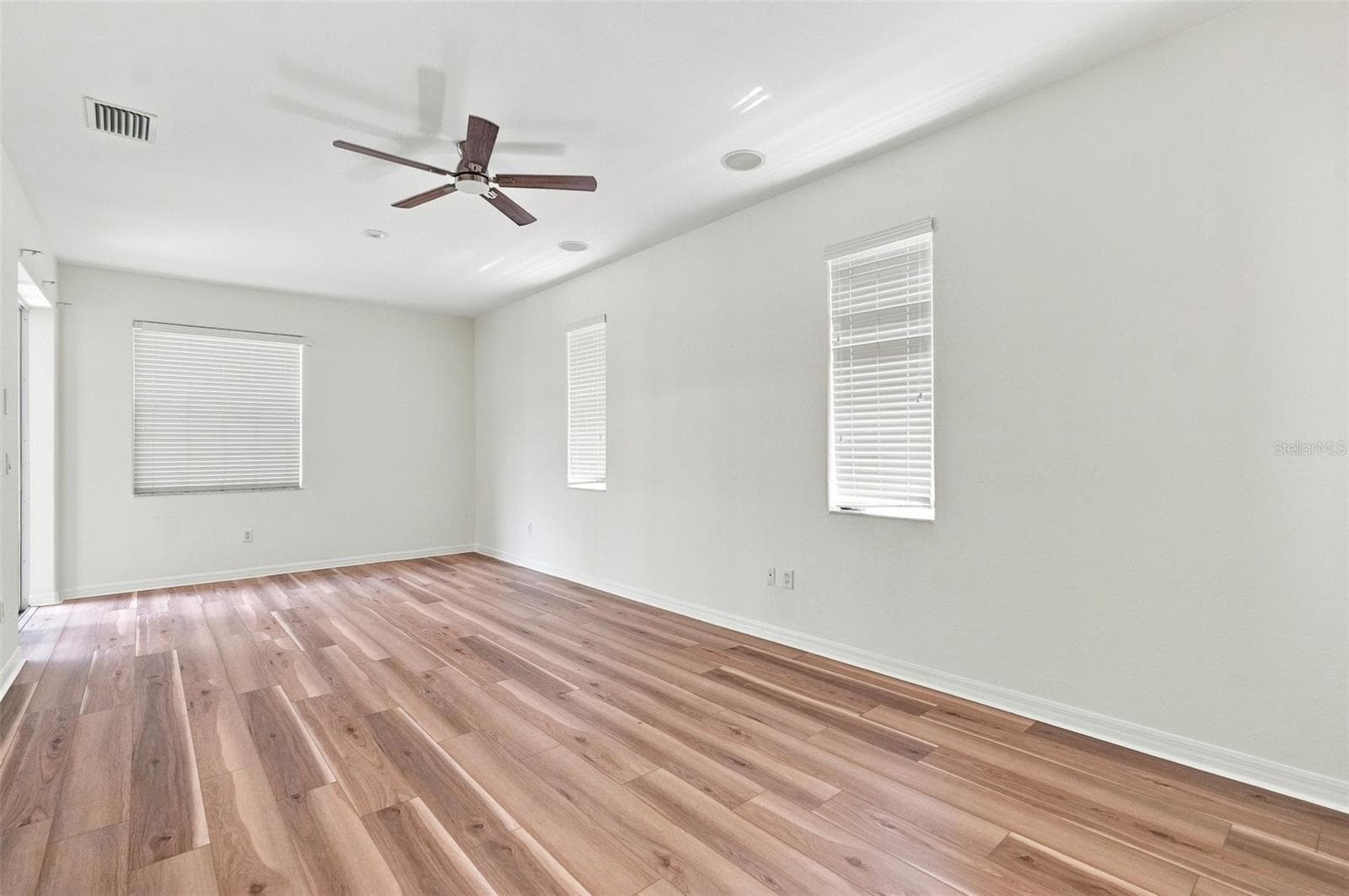 Single Family Residence at 27417 SILVER THATCH DR, WESLEY CHAPEL, photo 26 of 86