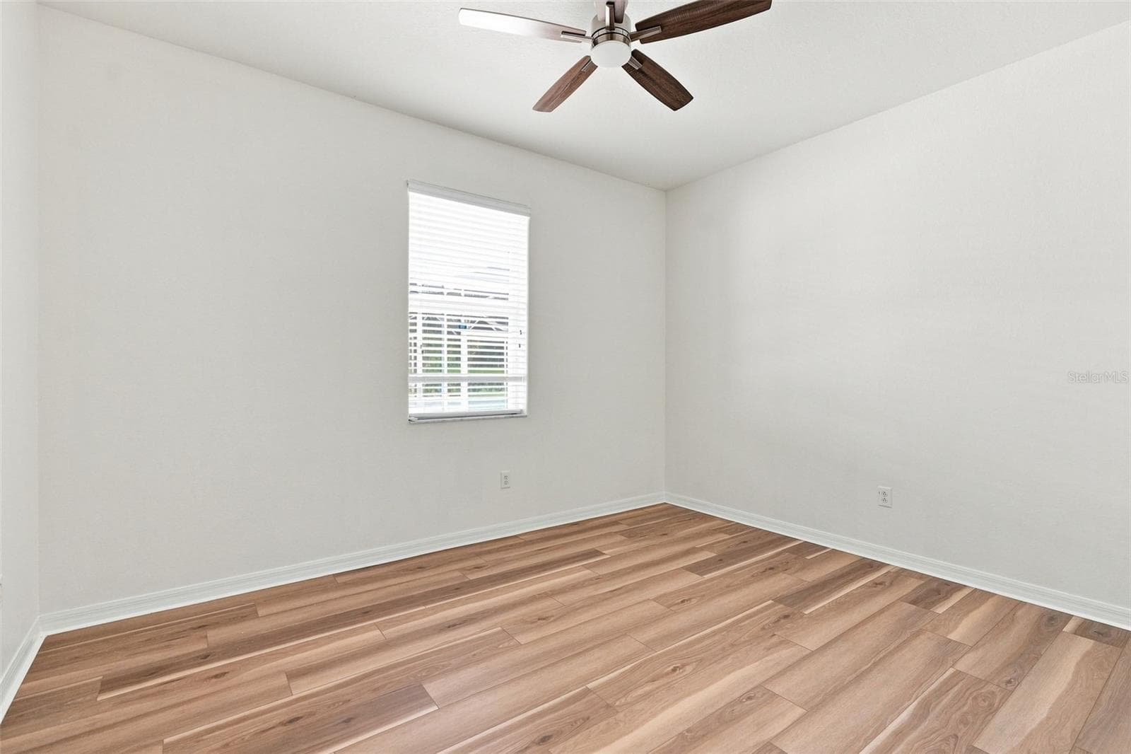 Single Family Residence at 27417 SILVER THATCH DR, WESLEY CHAPEL, photo 36 of 86