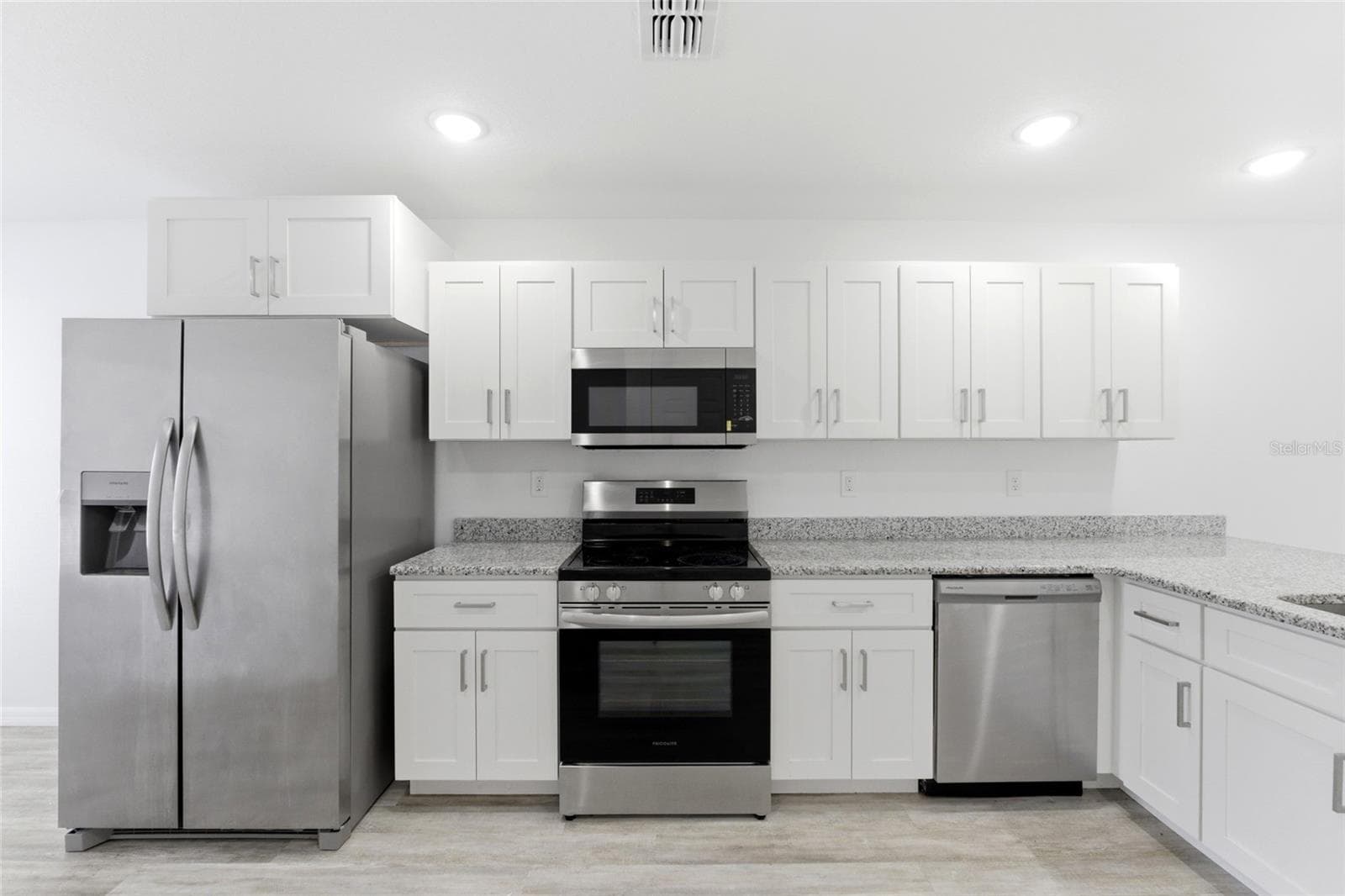 Single Family Residence at 302 AVENUE P NW, WINTER HAVEN, photo 5 of 26