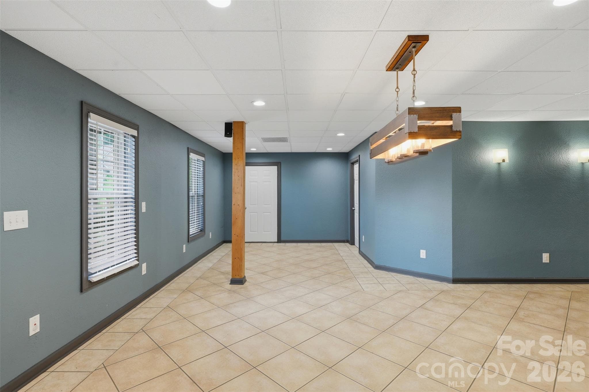 Single Family Residence at 1064 Baker Barn Road, Hickory, photo 29 of 39