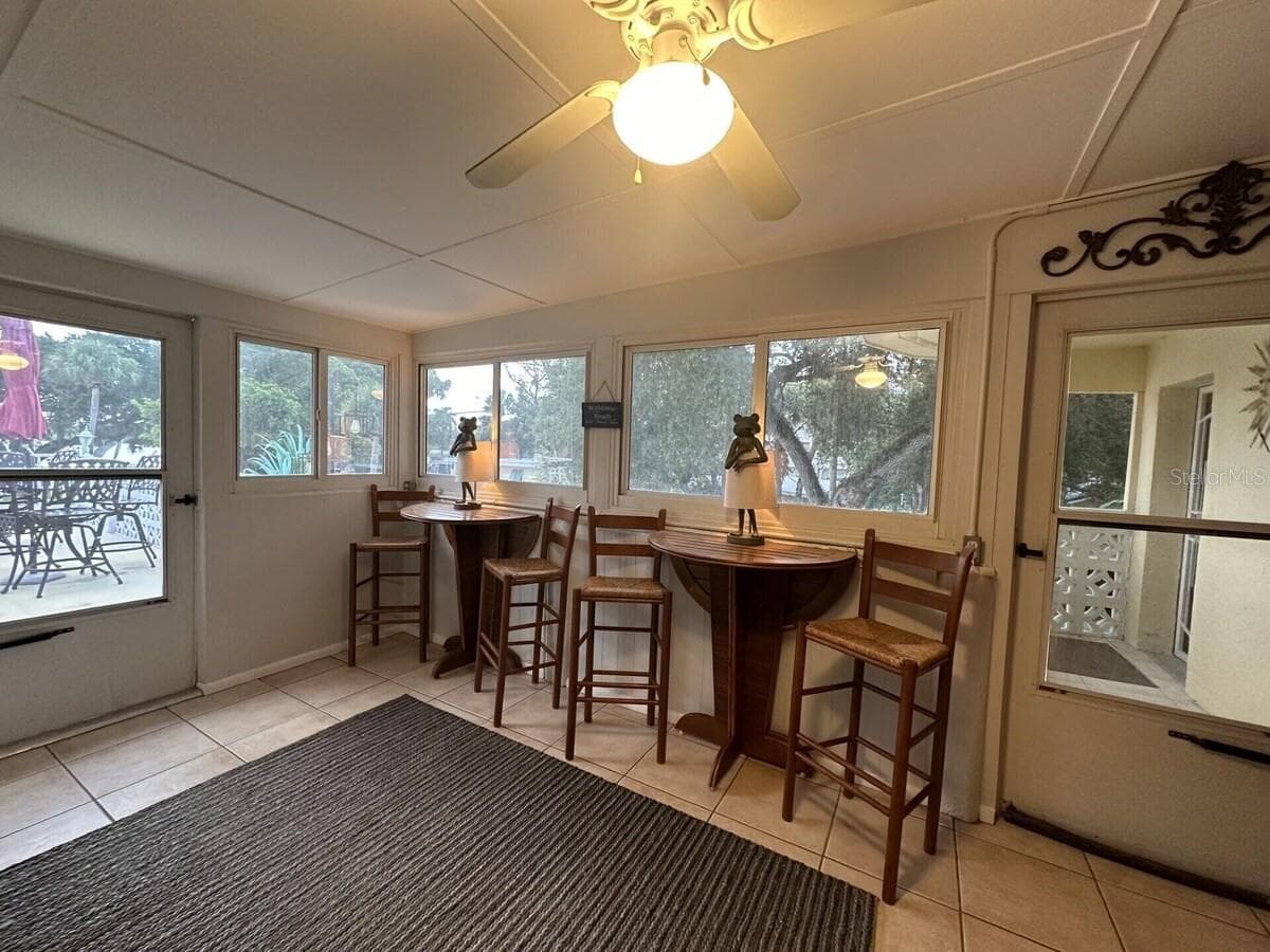 Sunroom - 5955 MIDNIGHT PASS RD #21E, SARASOTA