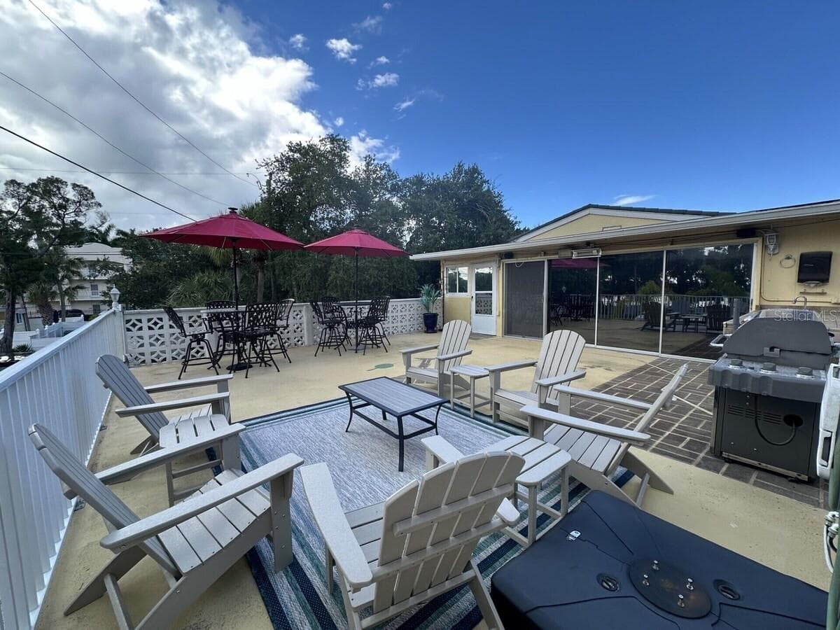 Private patio for this unit only! - 5955 MIDNIGHT PASS RD #21E, SARASOTA