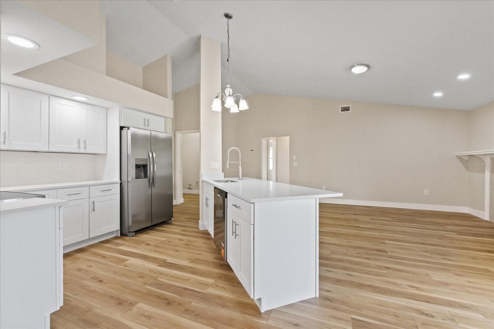 Single Family Residence at 120 FOUNTAIN CT, SPRING HILL, photo 9 of 47
