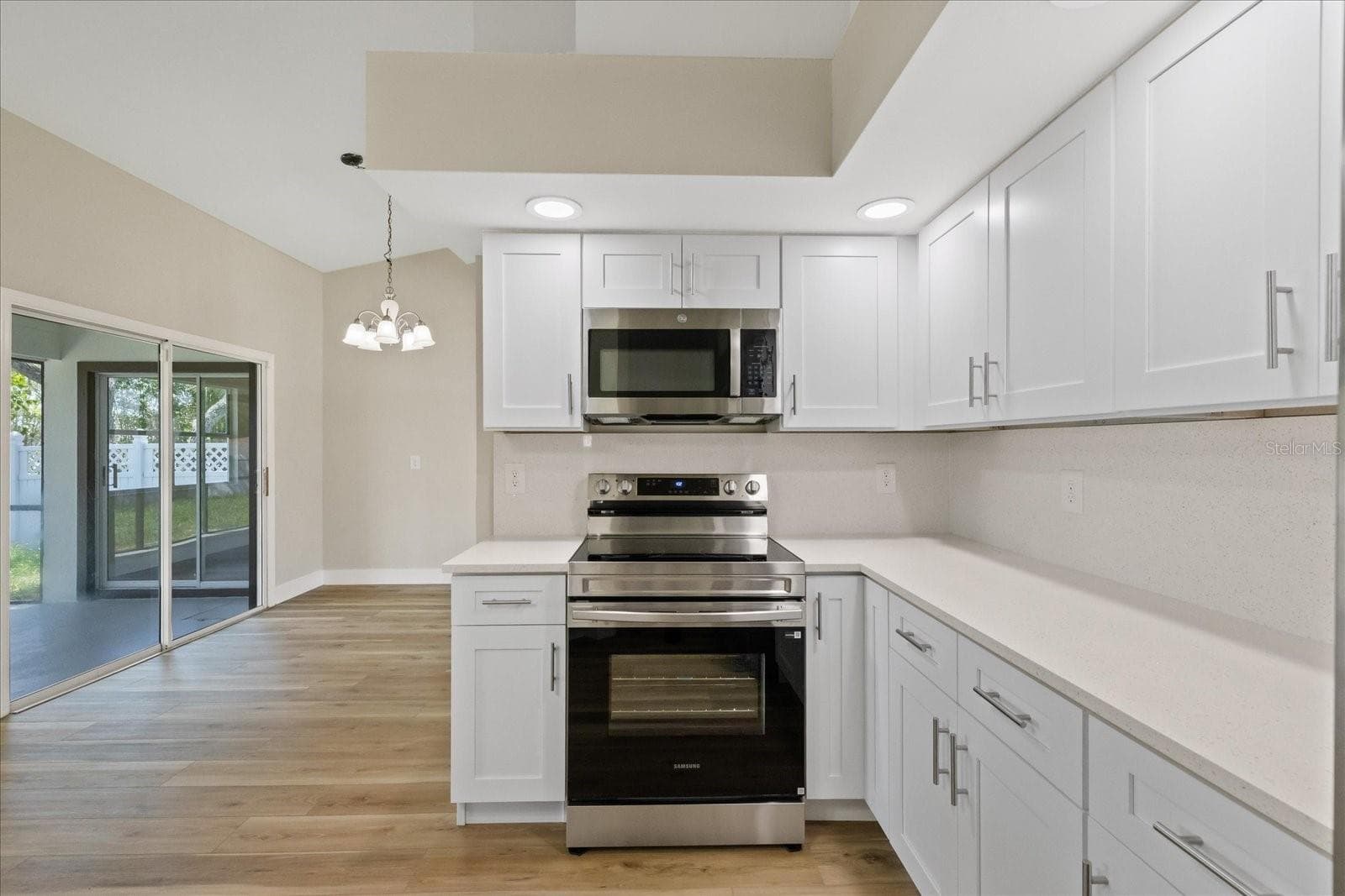 Single Family Residence at 120 FOUNTAIN CT, SPRING HILL, photo 10 of 47