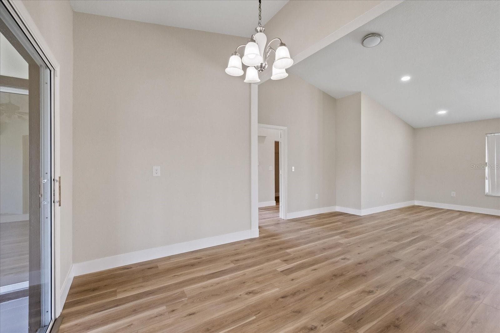 Single Family Residence at 120 FOUNTAIN CT, SPRING HILL, photo 17 of 47