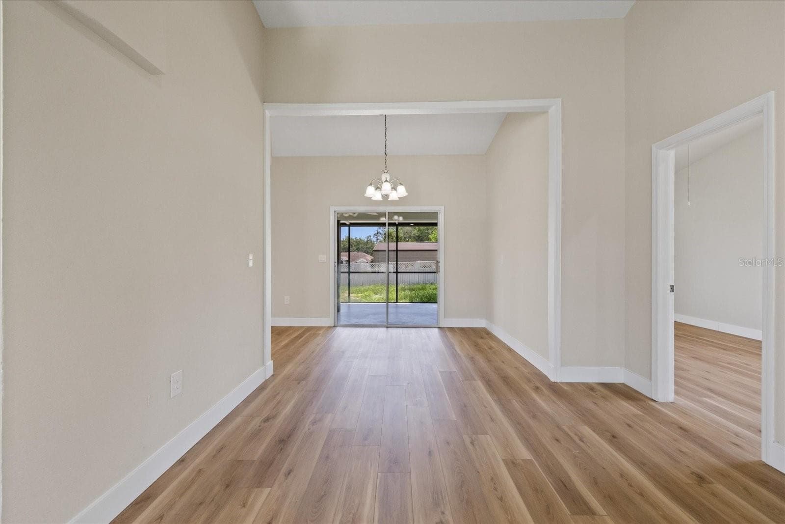 Single Family Residence at 120 FOUNTAIN CT, SPRING HILL, photo 18 of 47