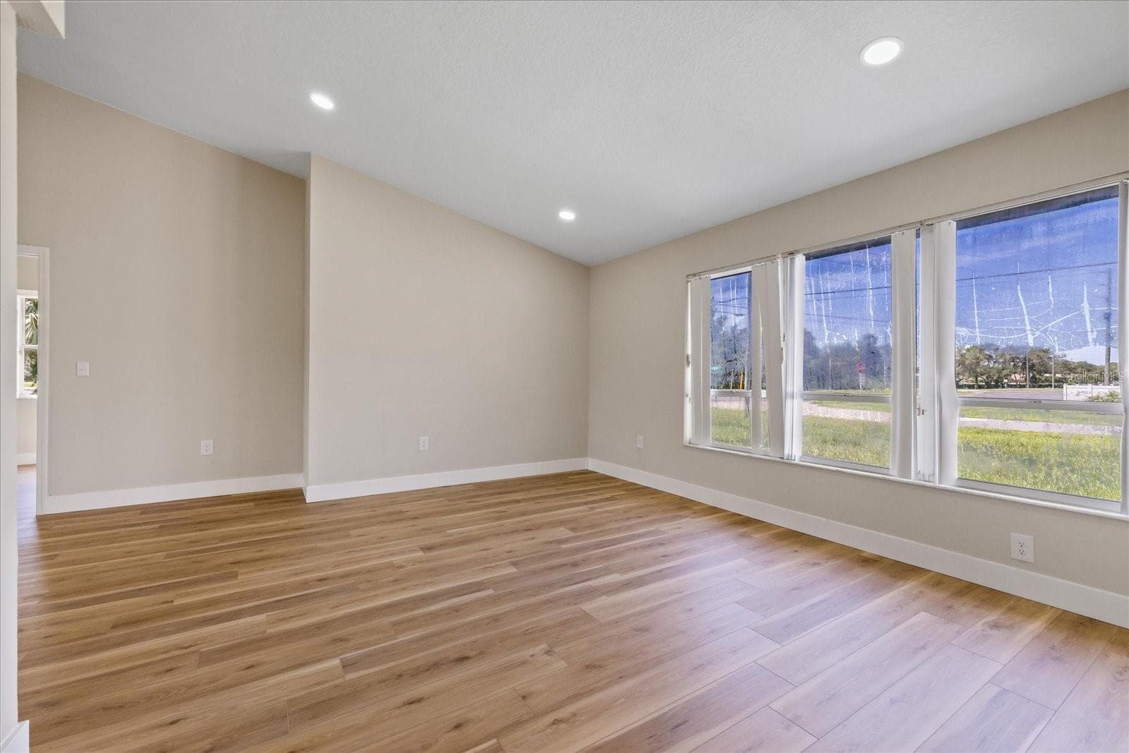 Single Family Residence at 120 FOUNTAIN CT, SPRING HILL, photo 20 of 47