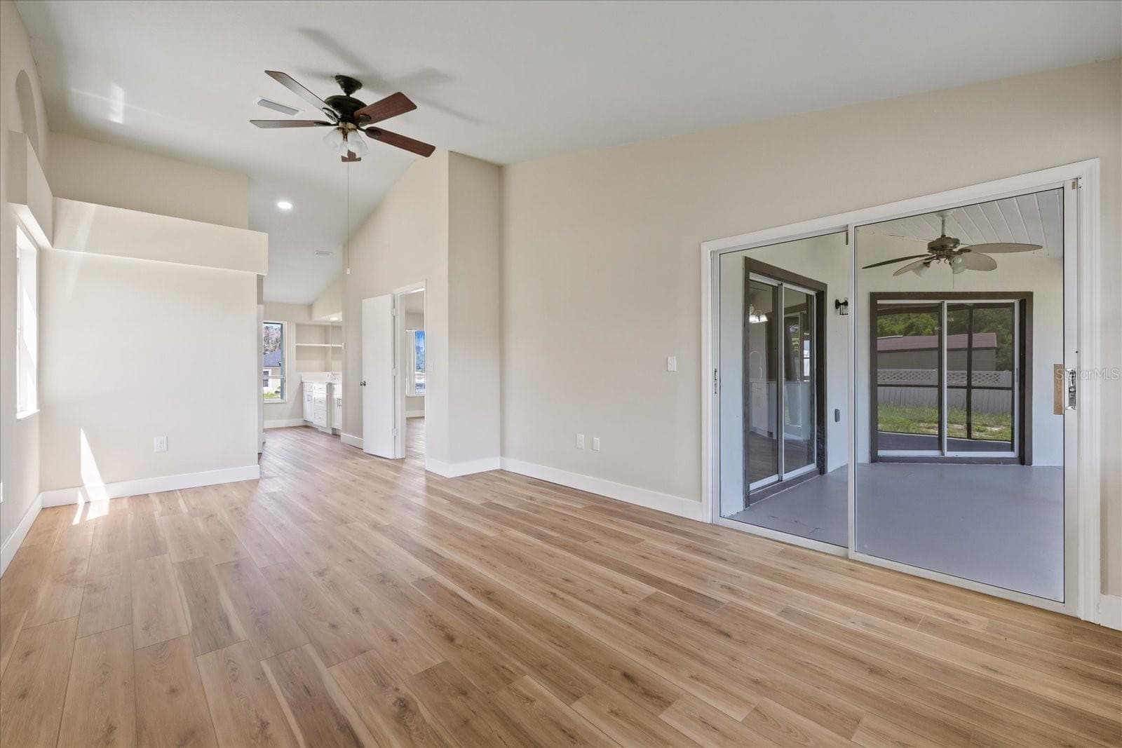 Single Family Residence at 120 FOUNTAIN CT, SPRING HILL, photo 23 of 47