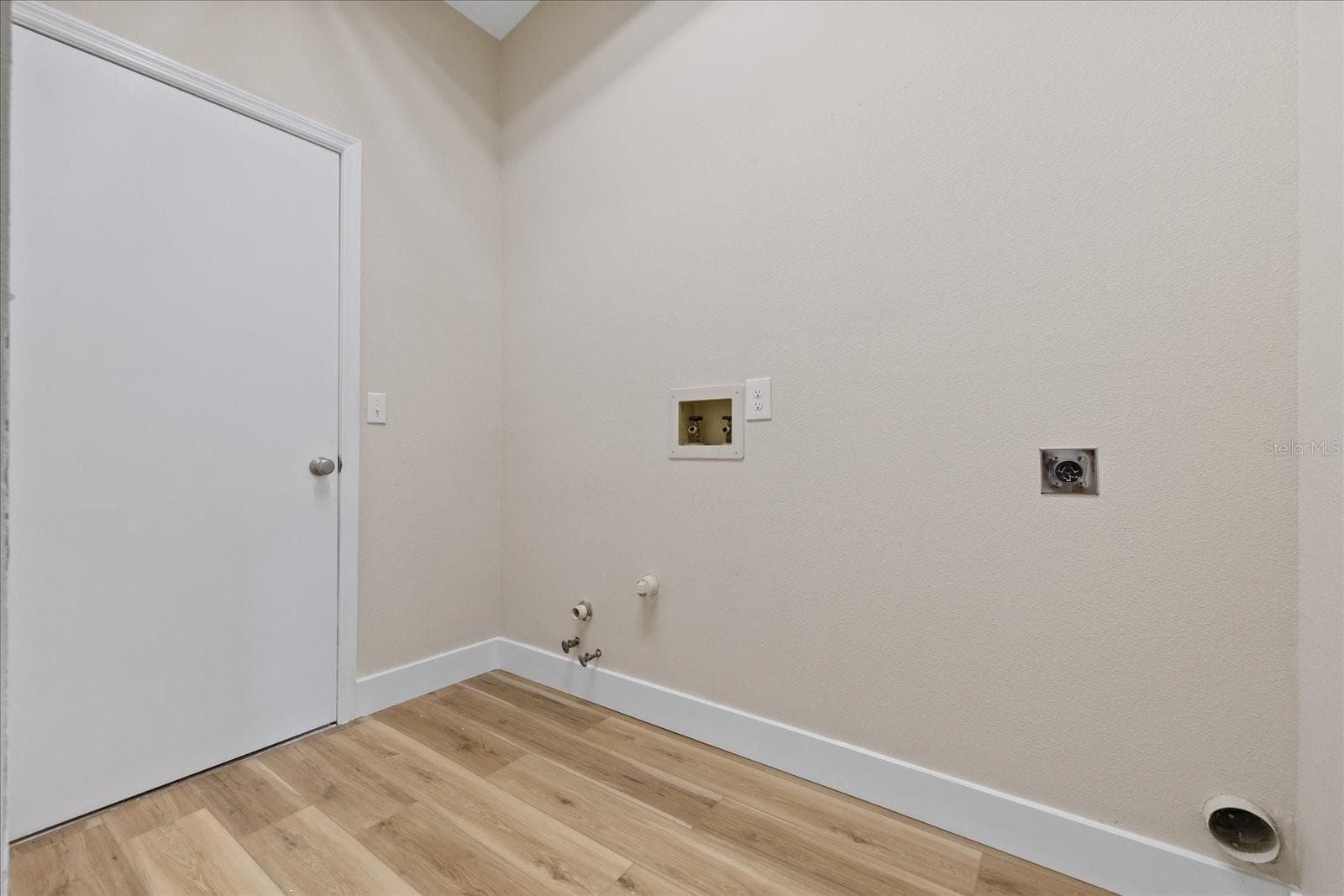 Single Family Residence at 120 FOUNTAIN CT, SPRING HILL, photo 36 of 47