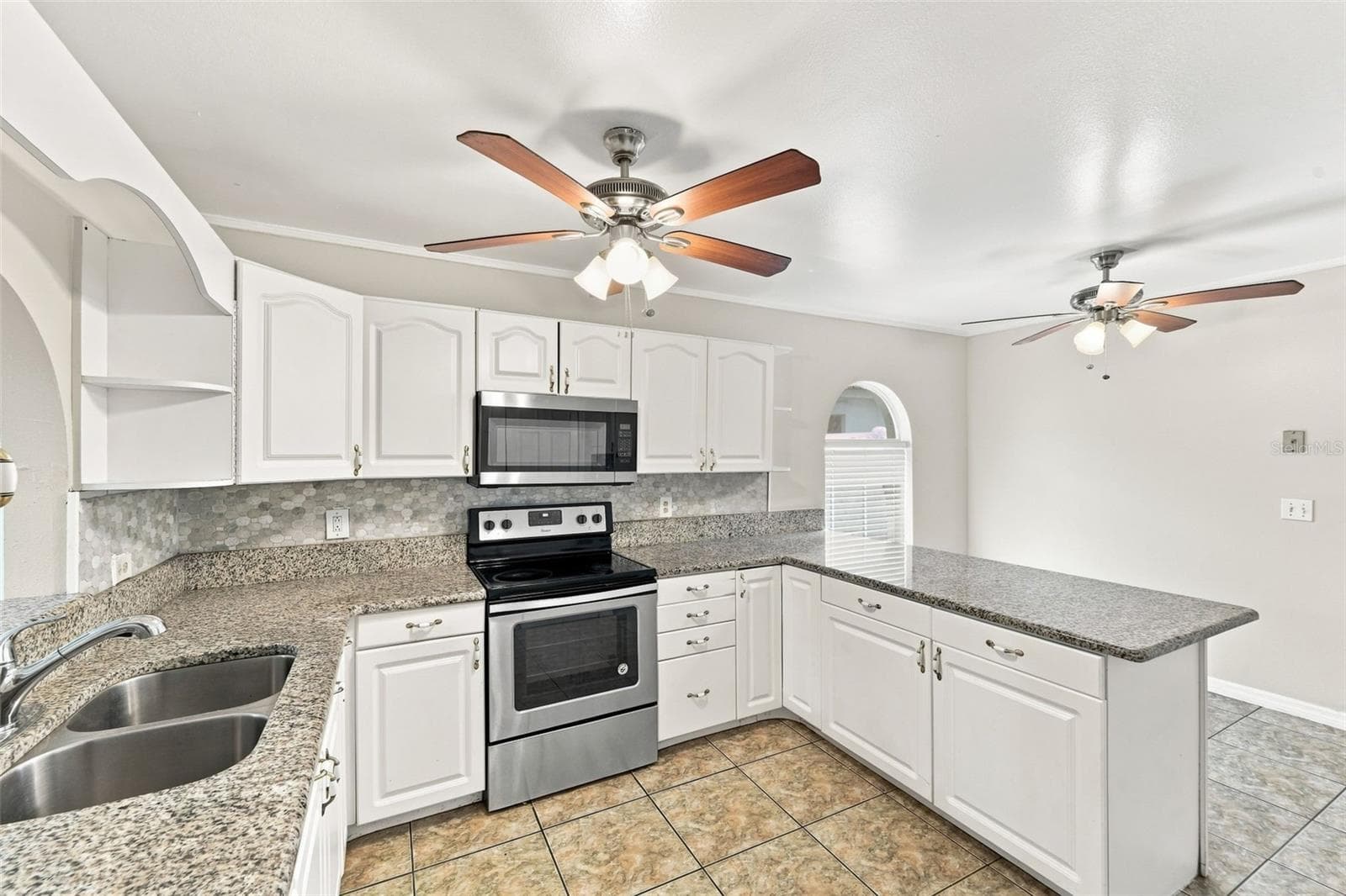 Single Family Residence at 2411 PARSONS POND CIR, KISSIMMEE, photo 6 of 33
