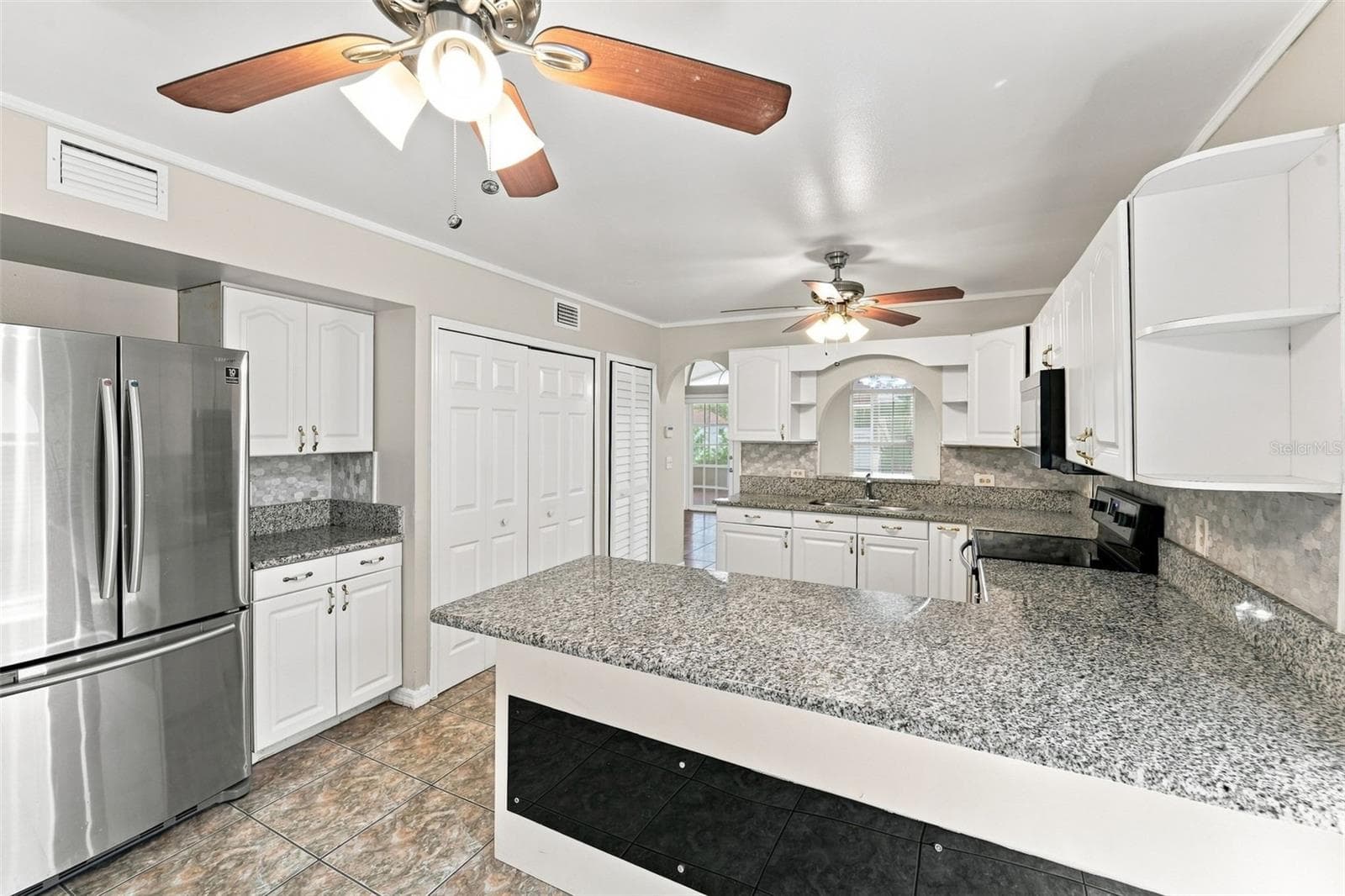Single Family Residence at 2411 PARSONS POND CIR, KISSIMMEE, photo 5 of 33
