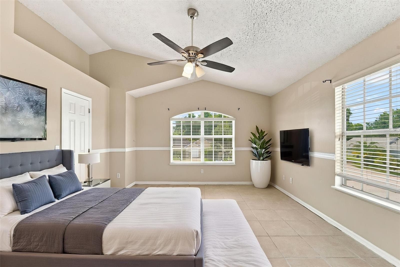 Single Family Residence at 2411 PARSONS POND CIR, KISSIMMEE, photo 11 of 33