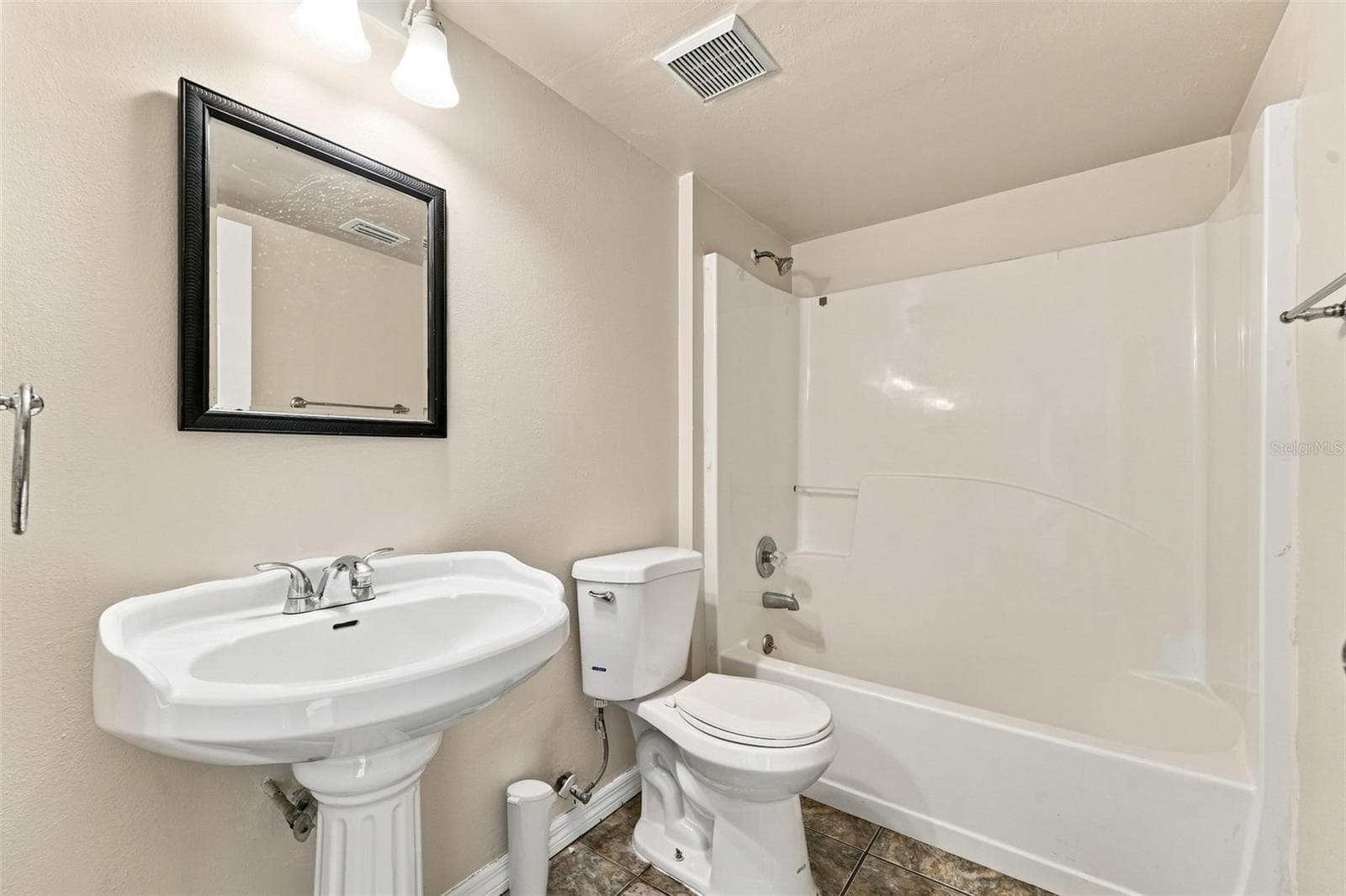 Single Family Residence at 2411 PARSONS POND CIR, KISSIMMEE, photo 23 of 33