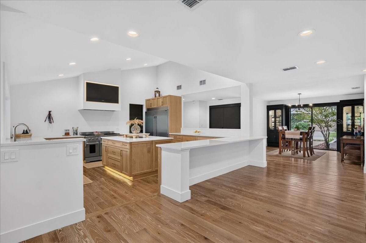 Single Family Residence at 2862 SHADY OAK CT, CLEARWATER, photo 8 of 62