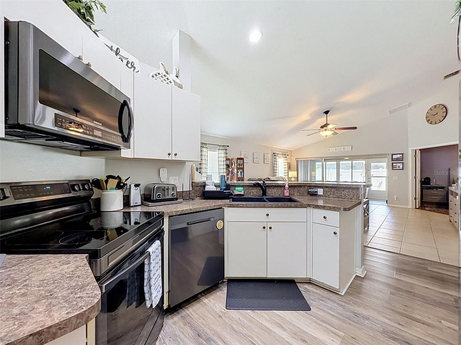 Single Family Residence at 11627 LEDA LN, NEW PORT RICHEY, photo 5 of 31