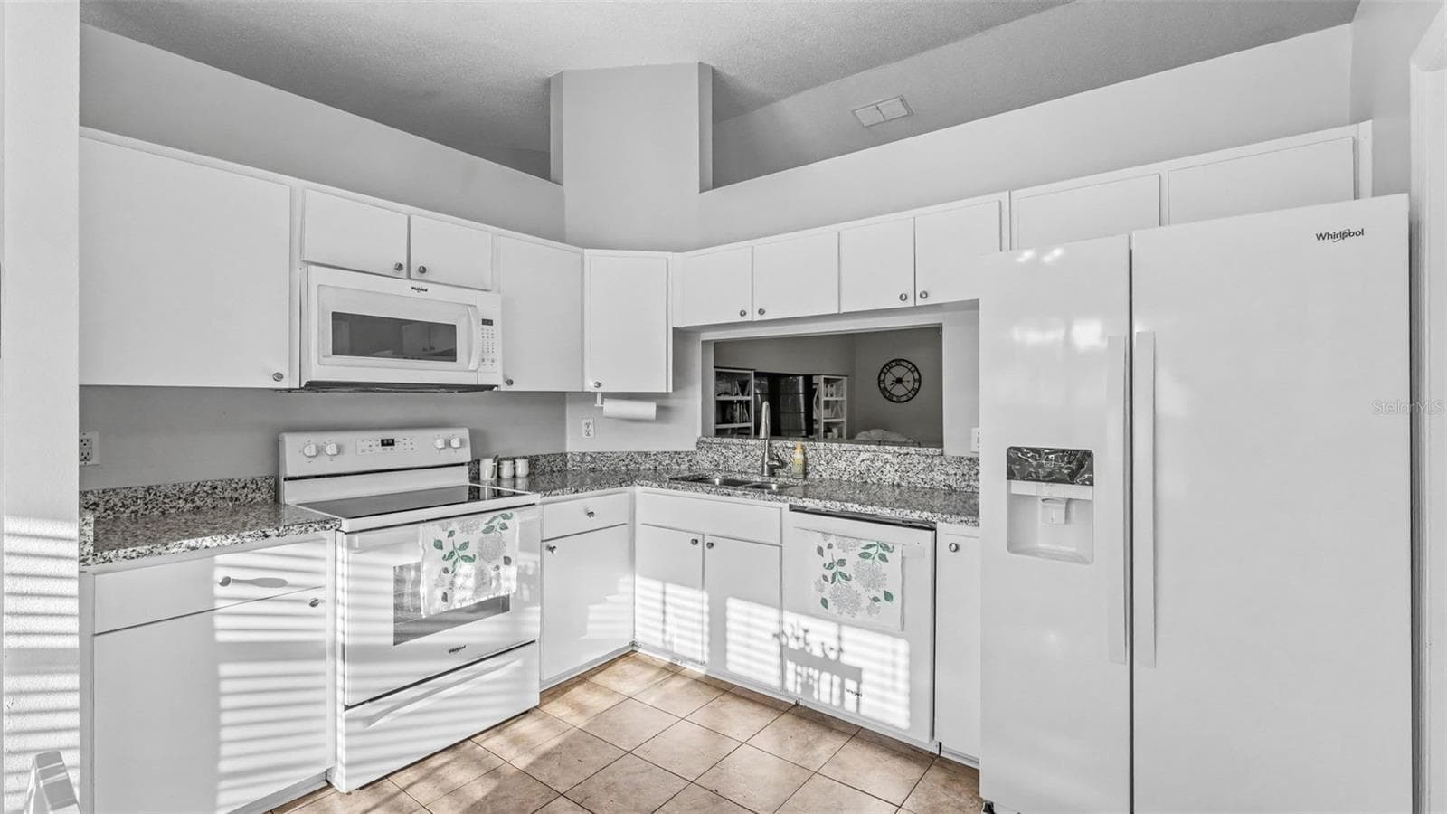 Single Family Residence at 5563 STARLING LOOP, LAKELAND, photo 7 of 39
