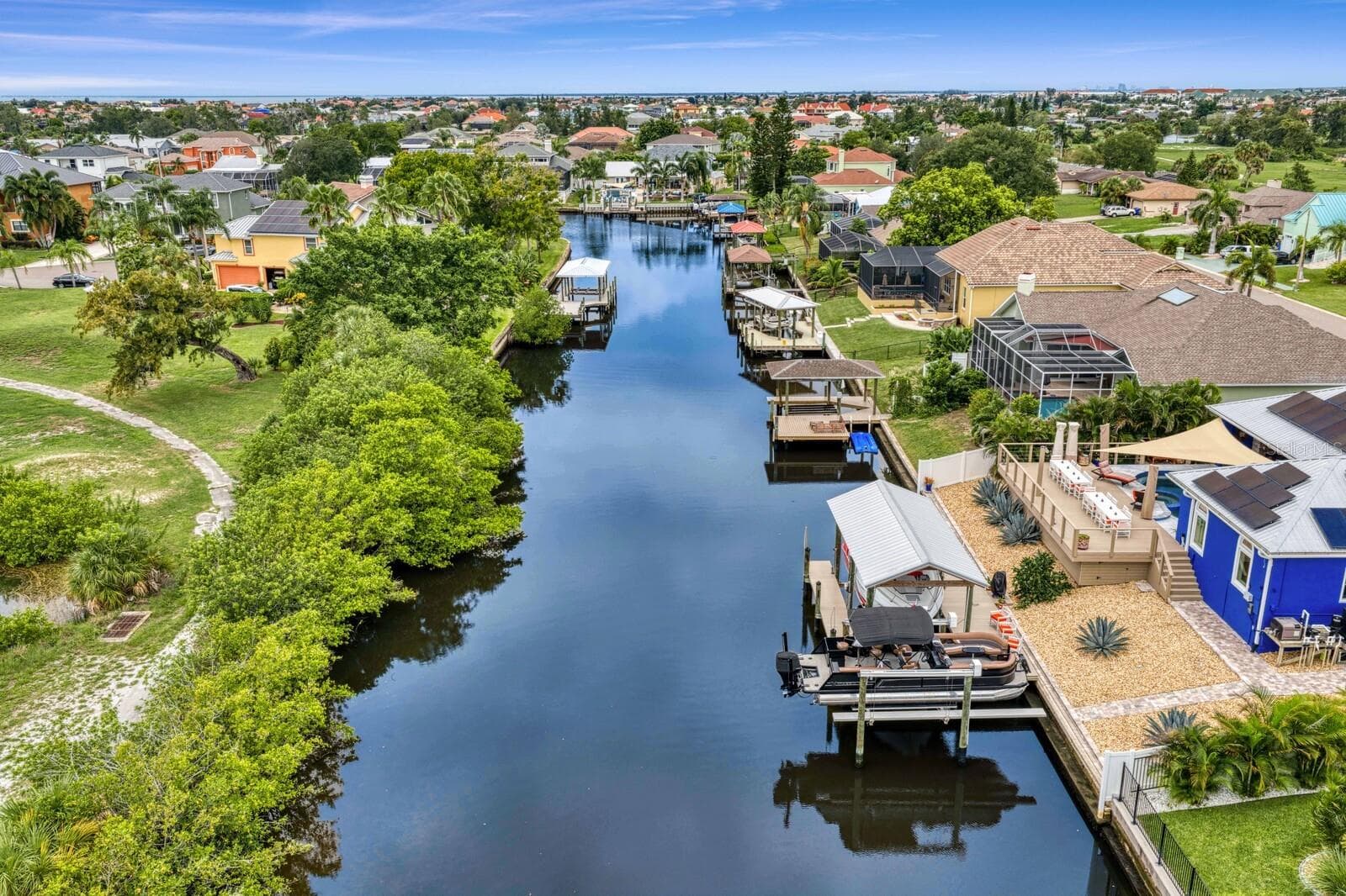 Approximately a 15 minute no-wake ride to the open waters of Tampa Bay - 704 EAGLE LN, APOLLO BEACH