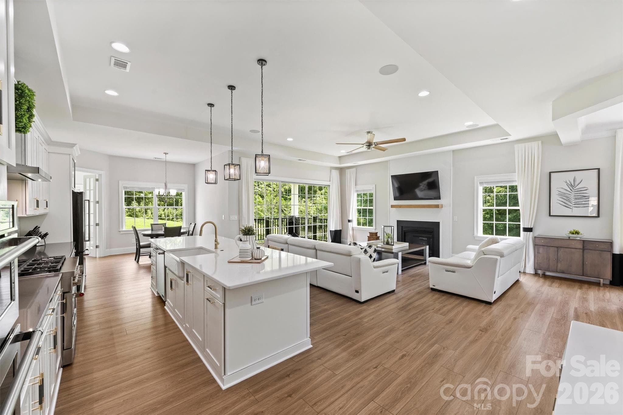 Single Family Residence at 10542 Sweethaven Lane, Harrisburg, photo 10 of 47