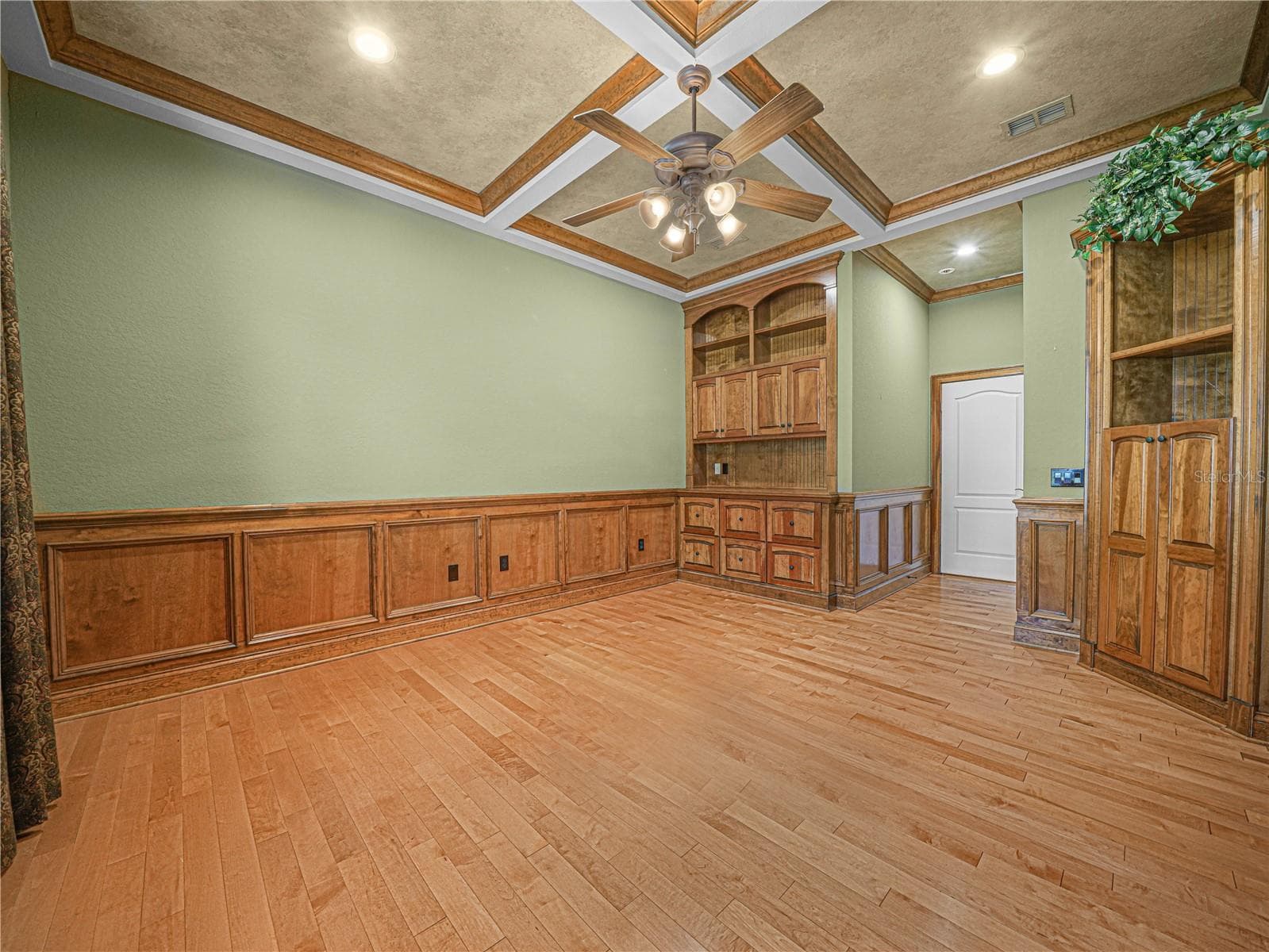 Single Family Residence at 6750 LAKELAND HIGHLANDS RD, LAKELAND, photo 36 of 60