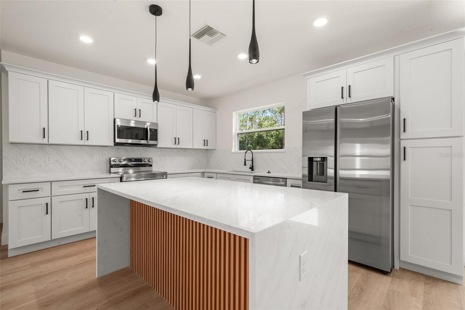 kitchen - 8725 CAPILLA ST, SEBRING