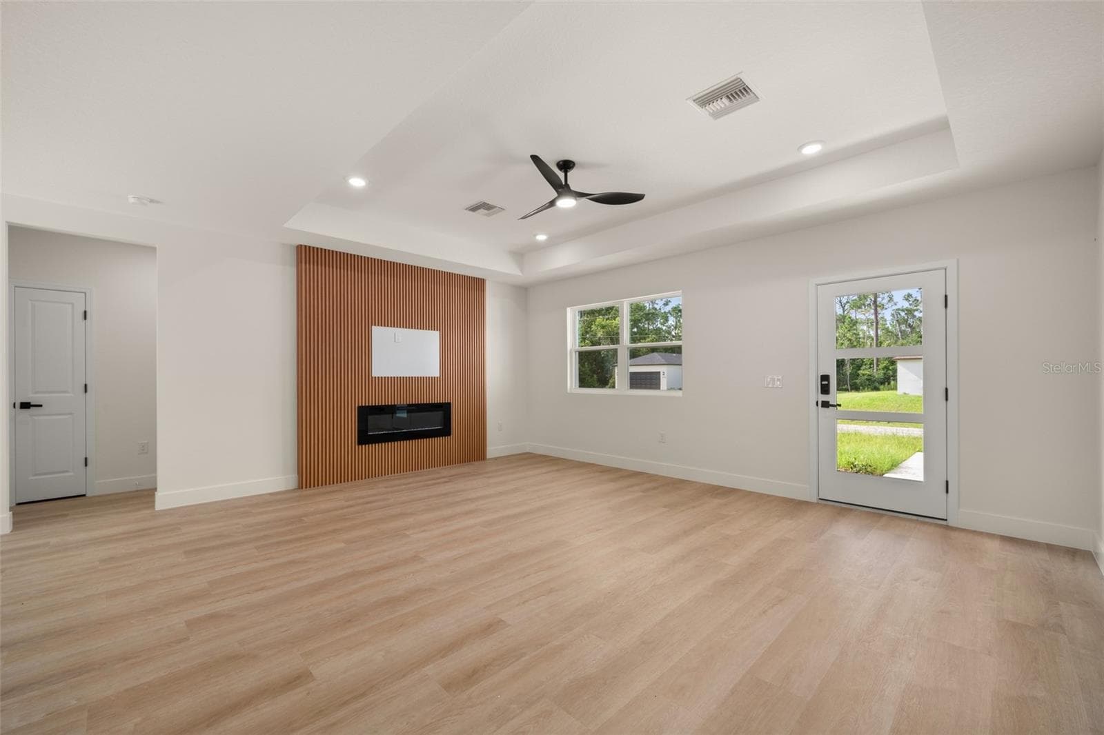 living room - 8725 CAPILLA ST, SEBRING
