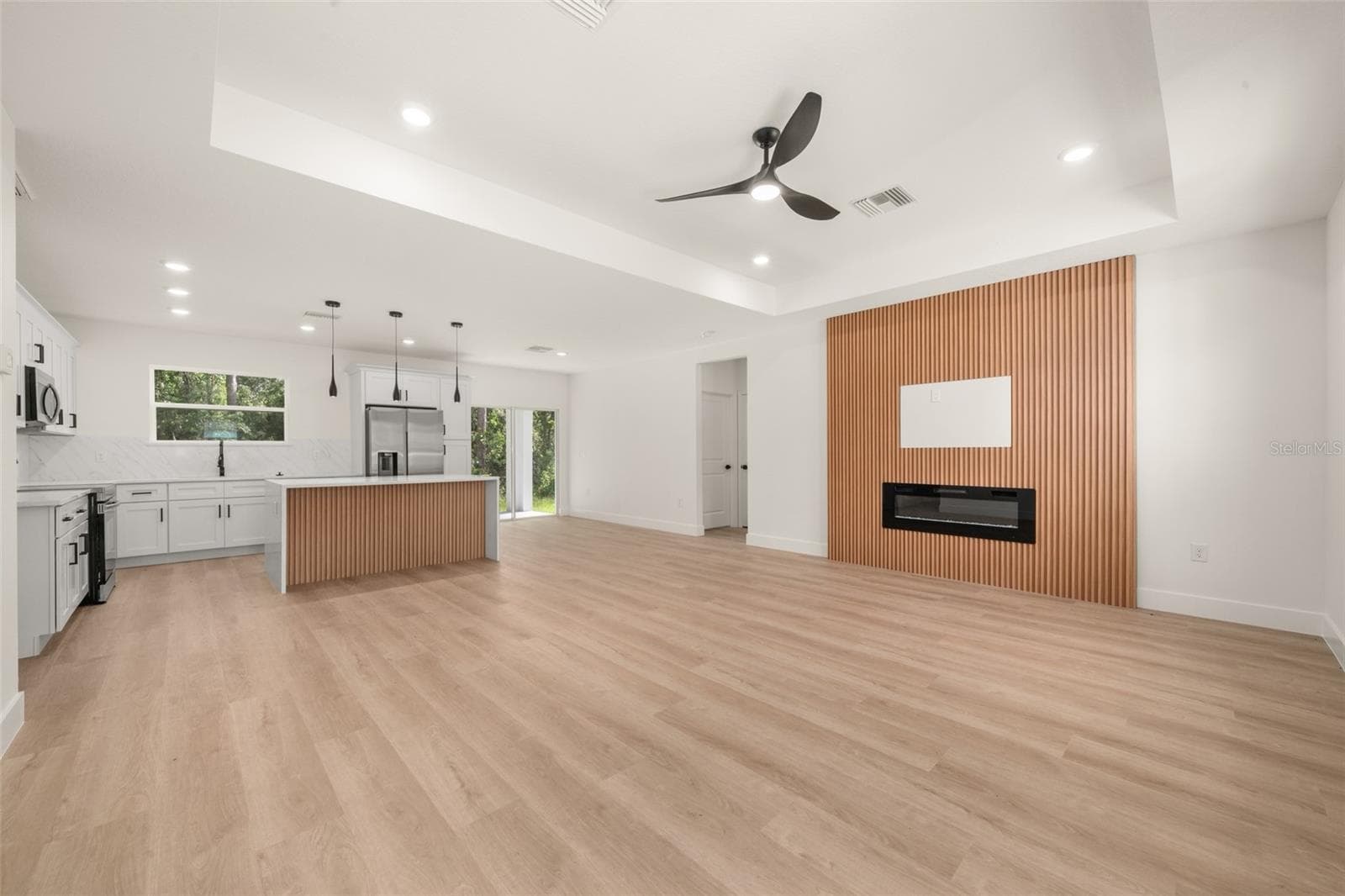 living room - 8725 CAPILLA ST, SEBRING