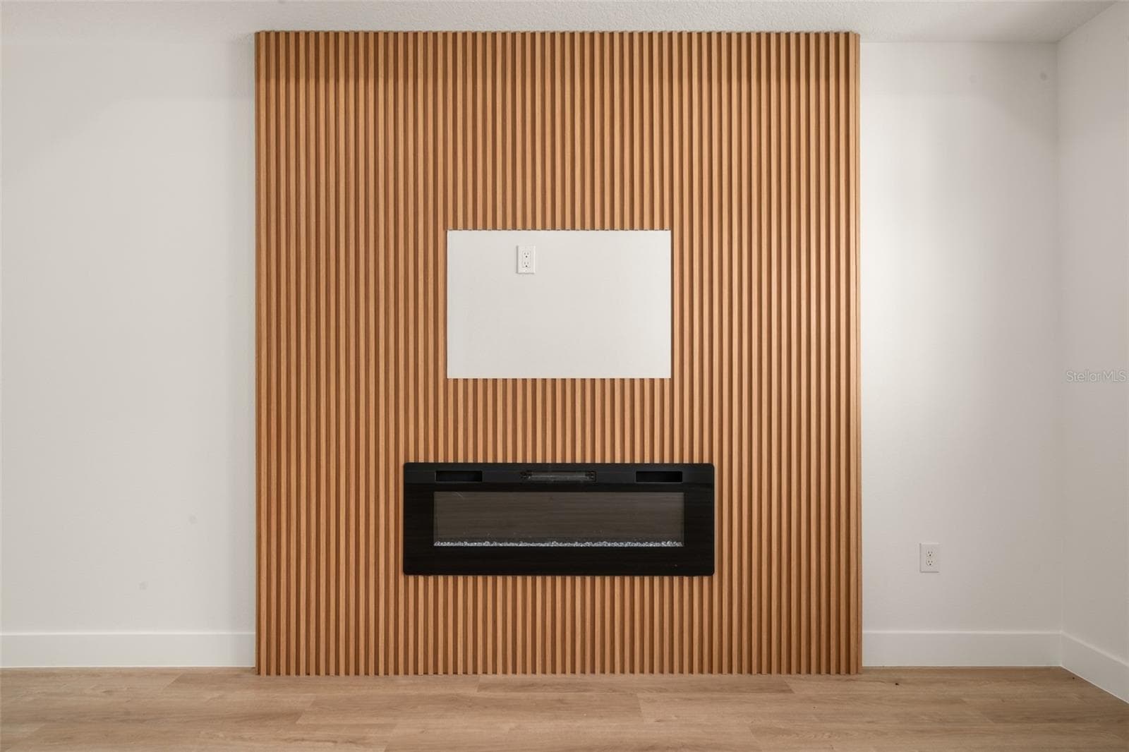 fireplace - 8725 CAPILLA ST, SEBRING