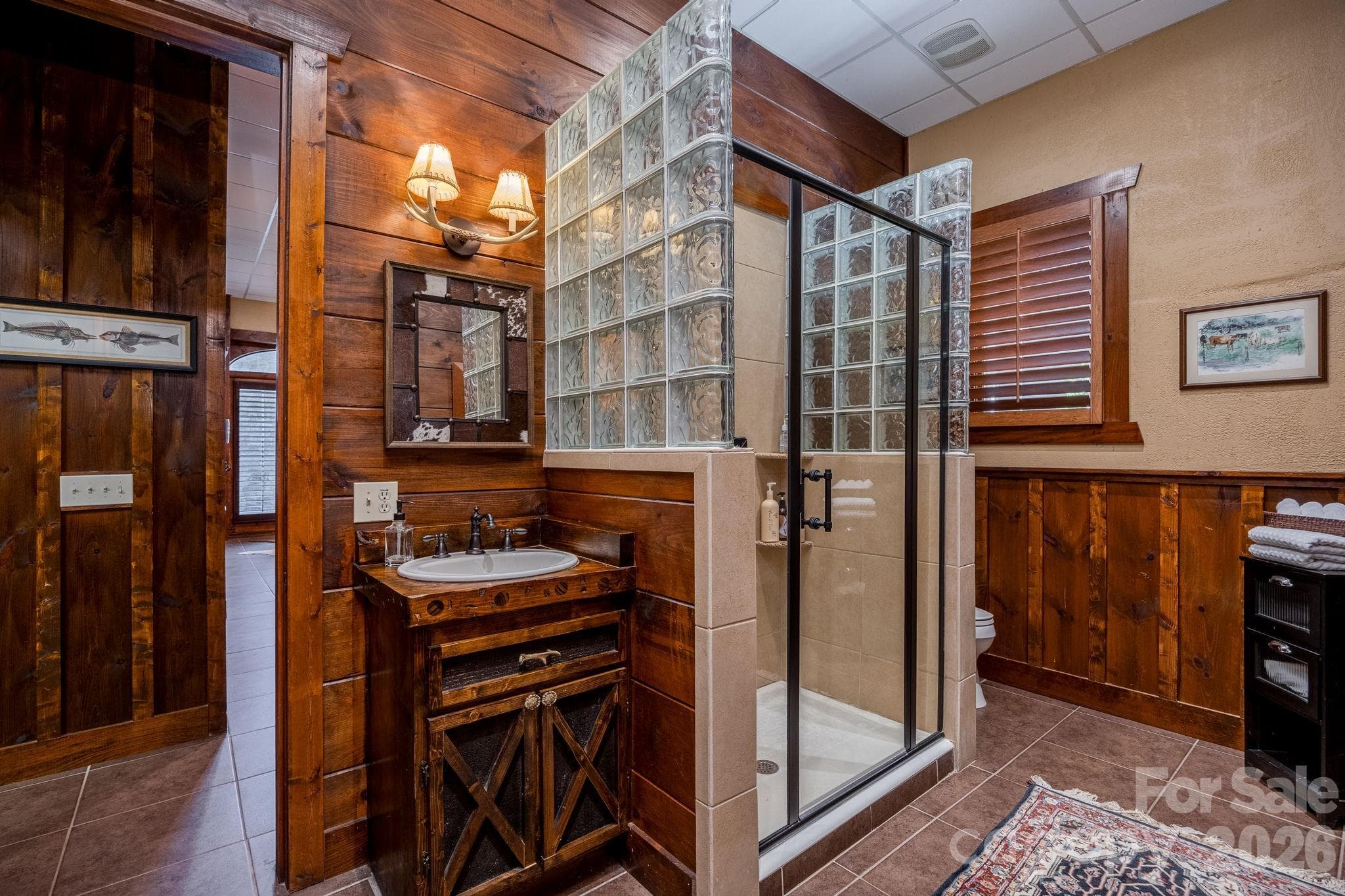 Full Bath in fully finished basement - 197 Smooth Rock Point, Ridgeway