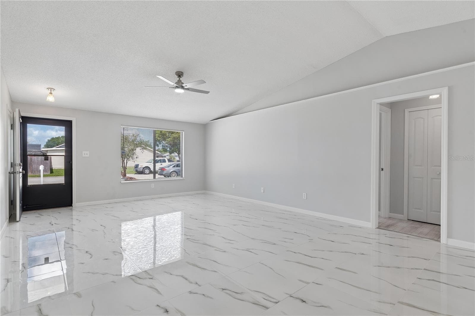 Single Family Residence at 5588 GARDEN GROVE CIR, WINTER PARK, photo 4 of 18