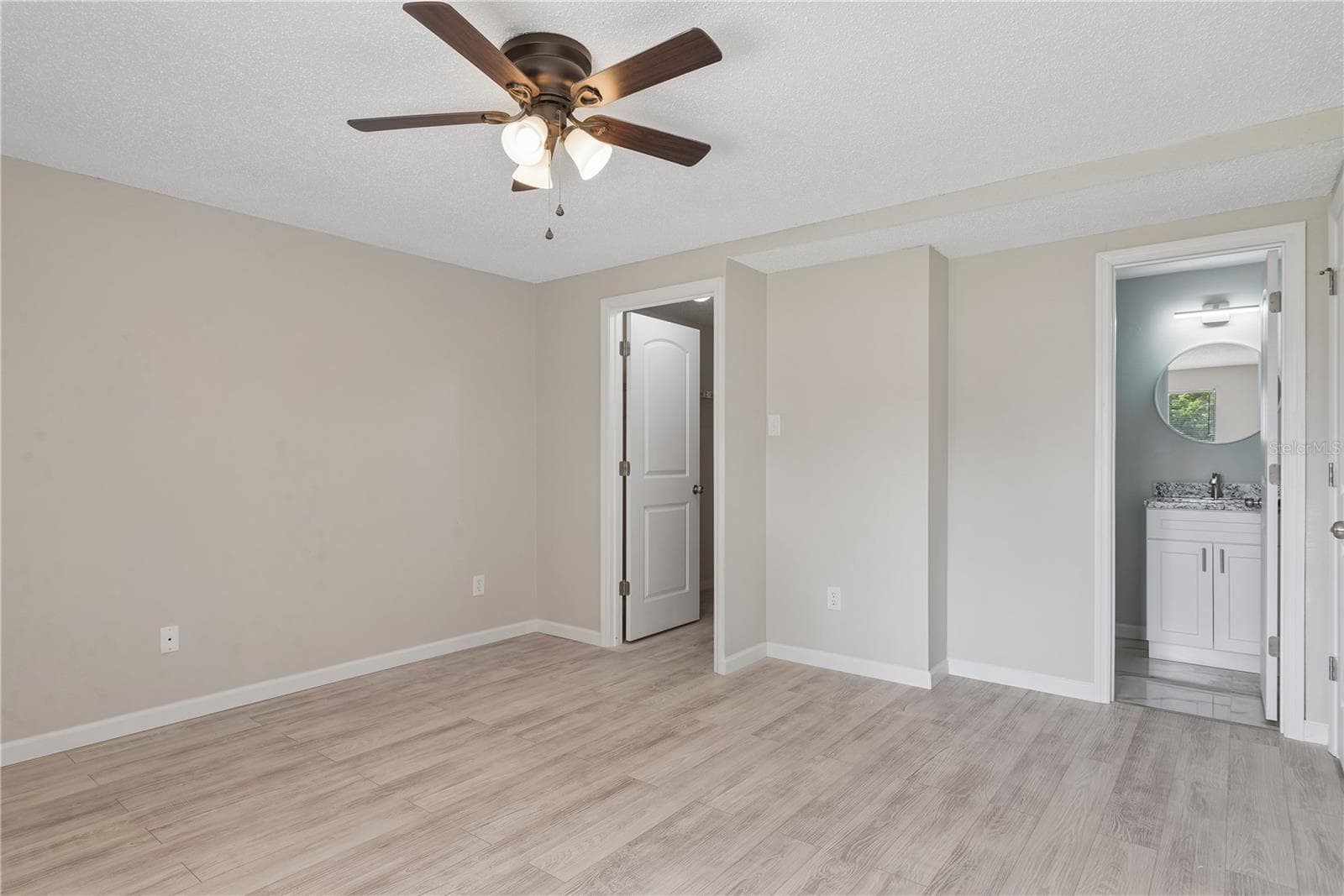 Single Family Residence at 5588 GARDEN GROVE CIR, WINTER PARK, photo 11 of 18