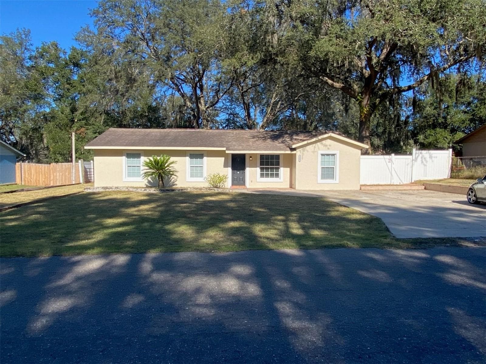 Quiet blue collar neighborhood close to employment and recreation - 11585 SE 129TH LN, OCKLAWAHA