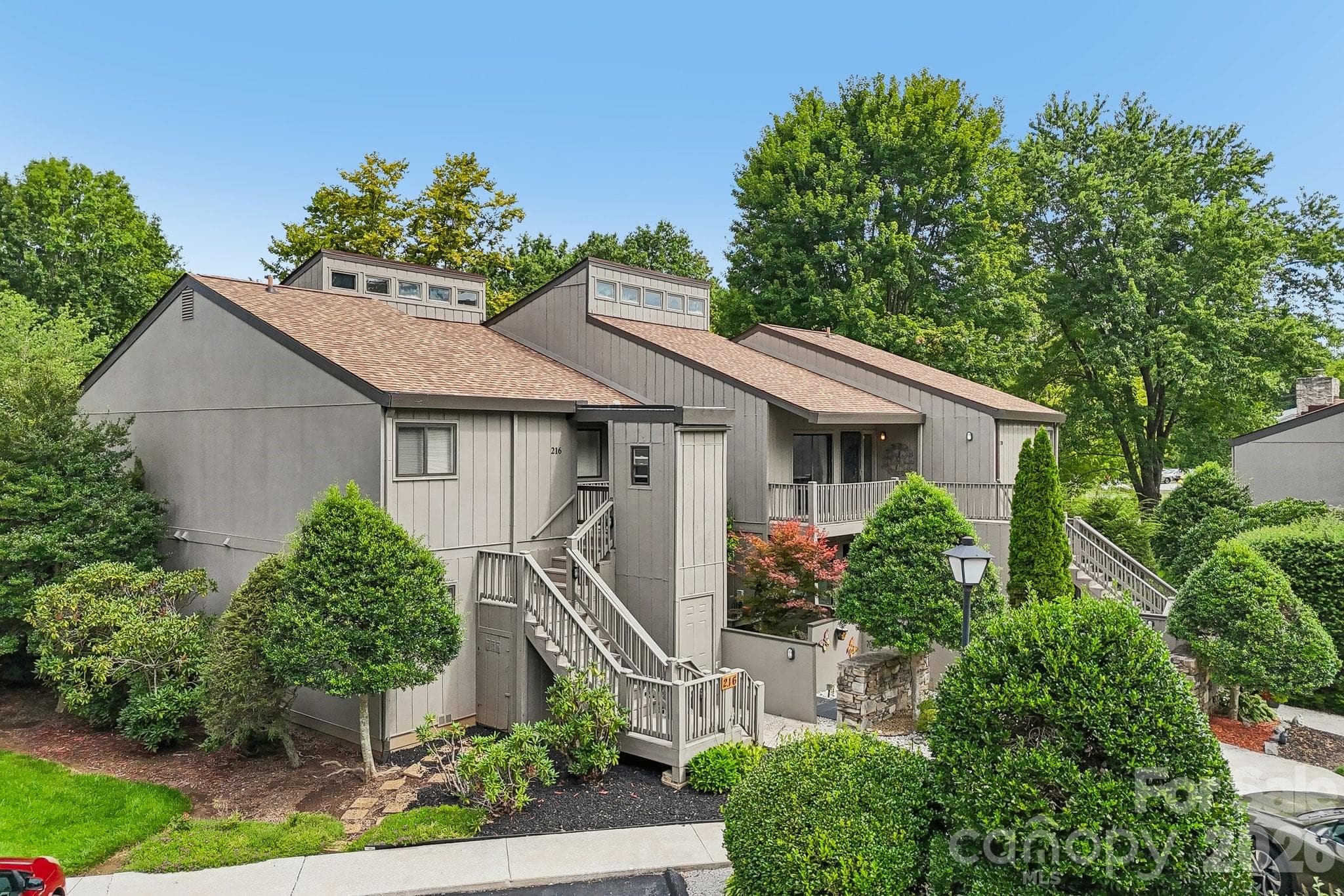 Condominium at 210 Juniper Lane, Hendersonville, photo 31 of 38