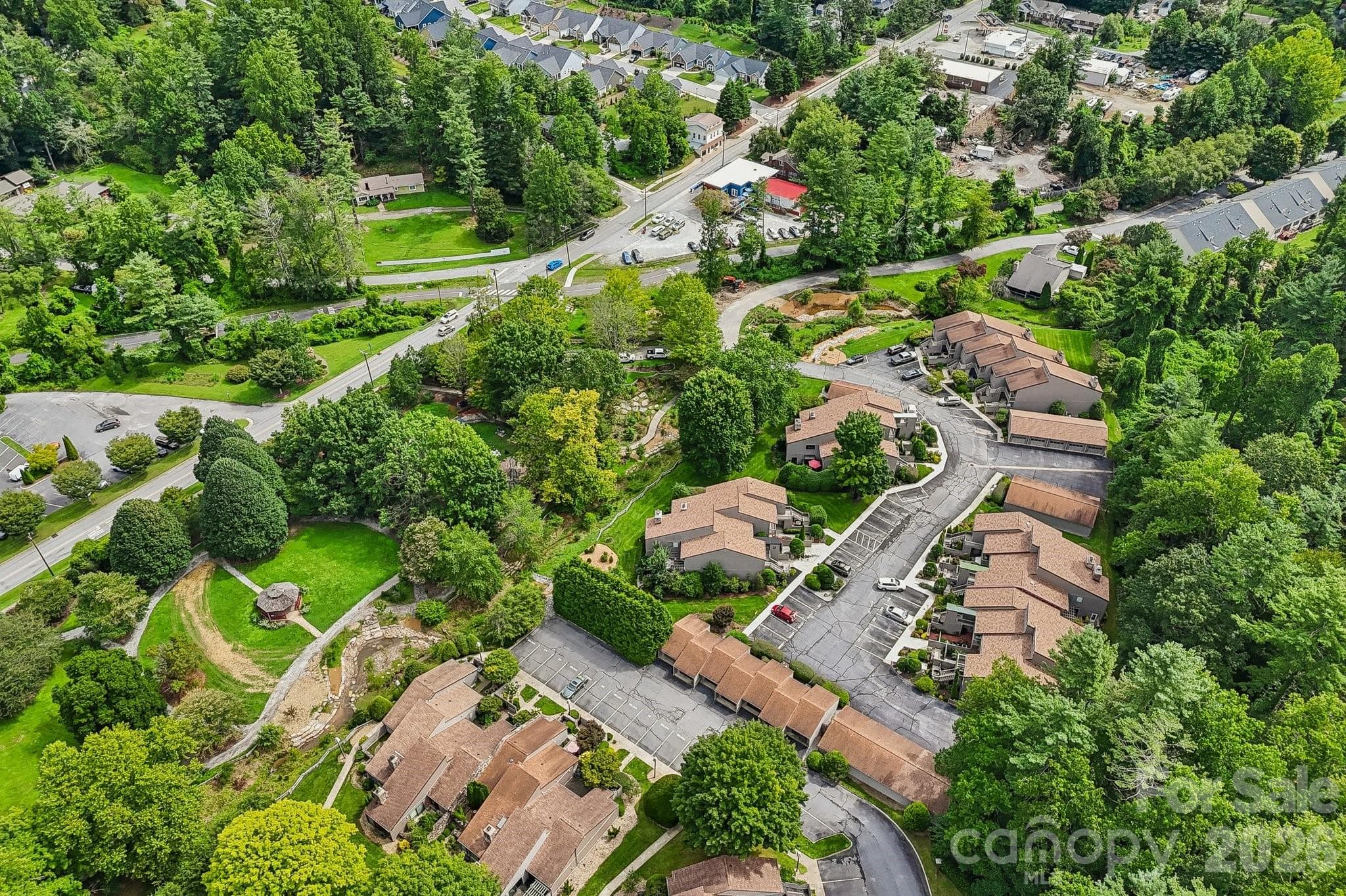 Condominium at 210 Juniper Lane, Hendersonville, photo 34 of 38