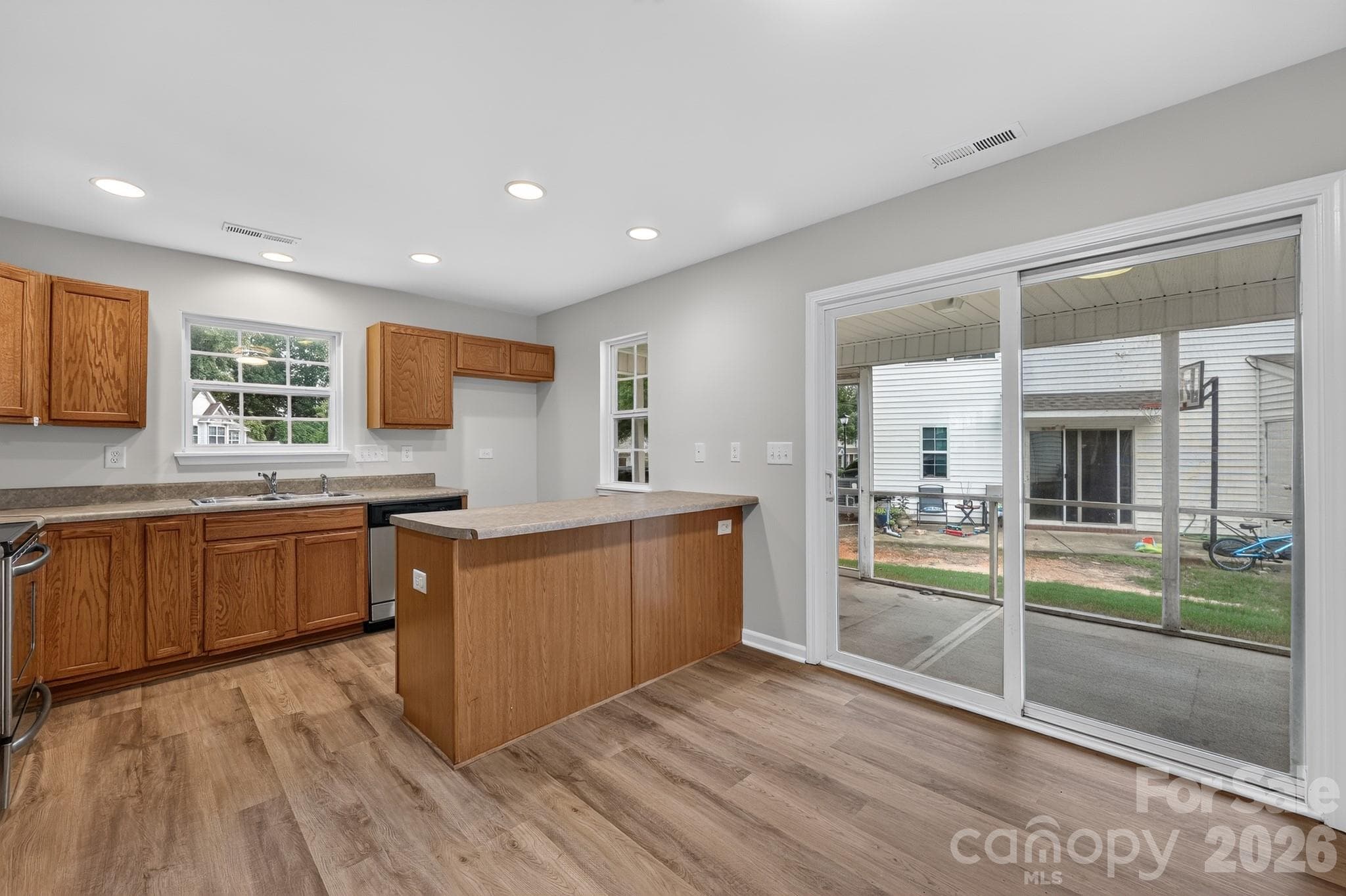 Townhouse at 159 Limerick Road, Mooresville, photo 5 of 16