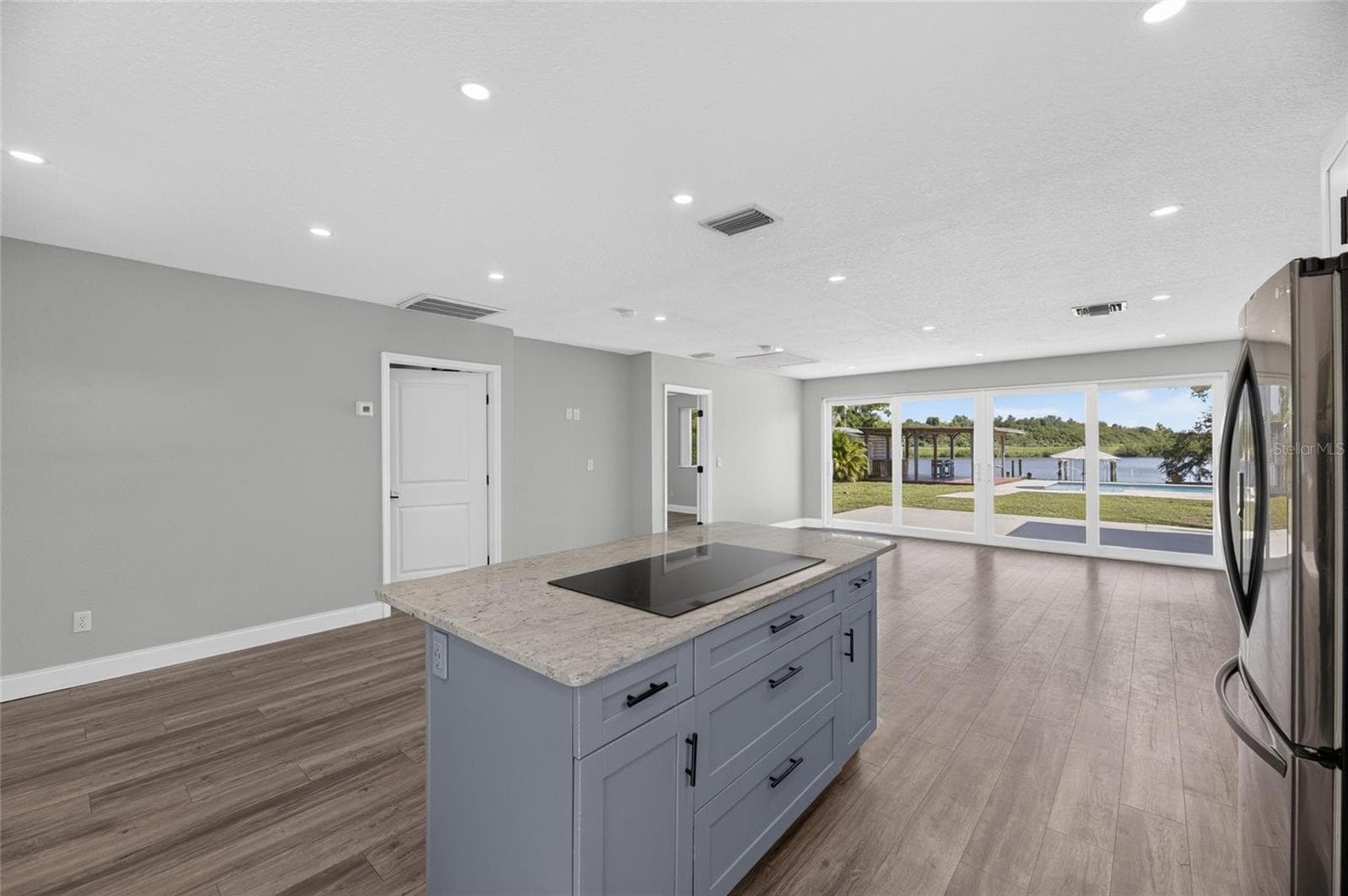 Single Family Residence at 6712 MYRNA DR, TAMPA, photo 14 of 89