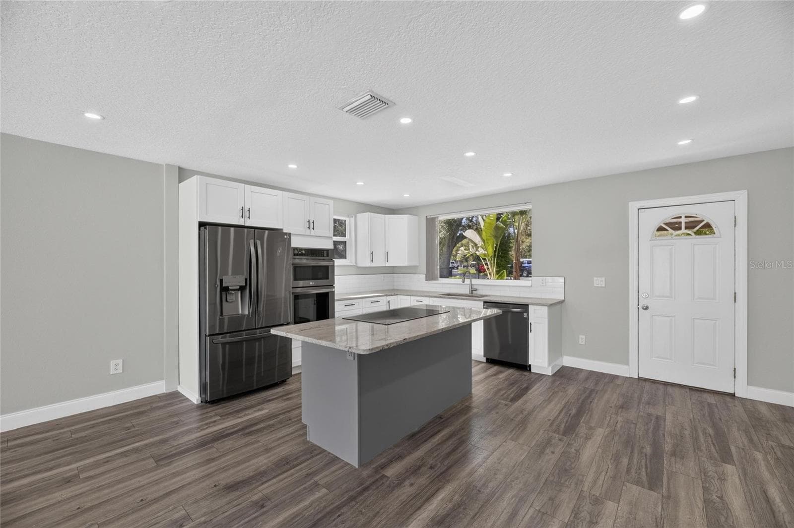 Single Family Residence at 6712 MYRNA DR, TAMPA, photo 17 of 89