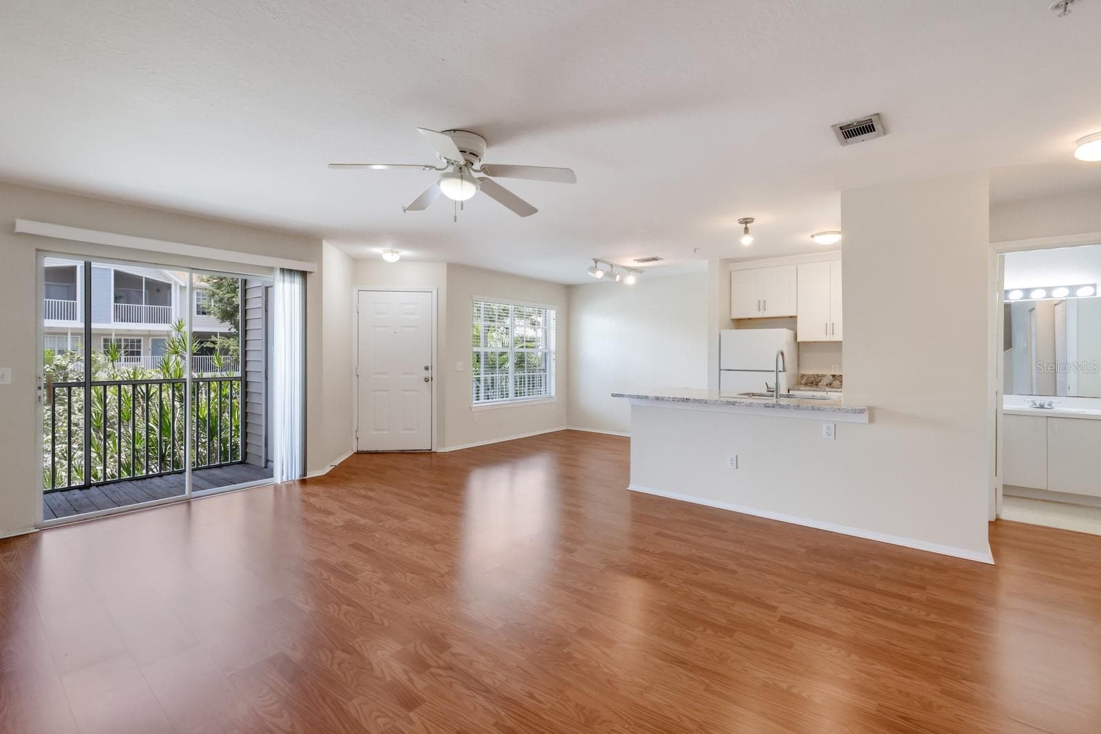 Condominium at 850 S TAMIAMI TRL #325, SARASOTA, photo 6 of 40