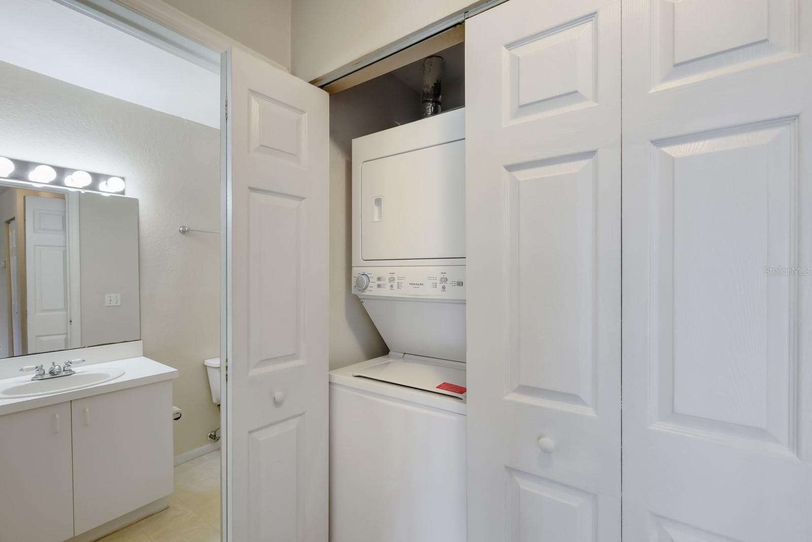 Condominium at 850 S TAMIAMI TRL #325, SARASOTA, photo 13 of 40