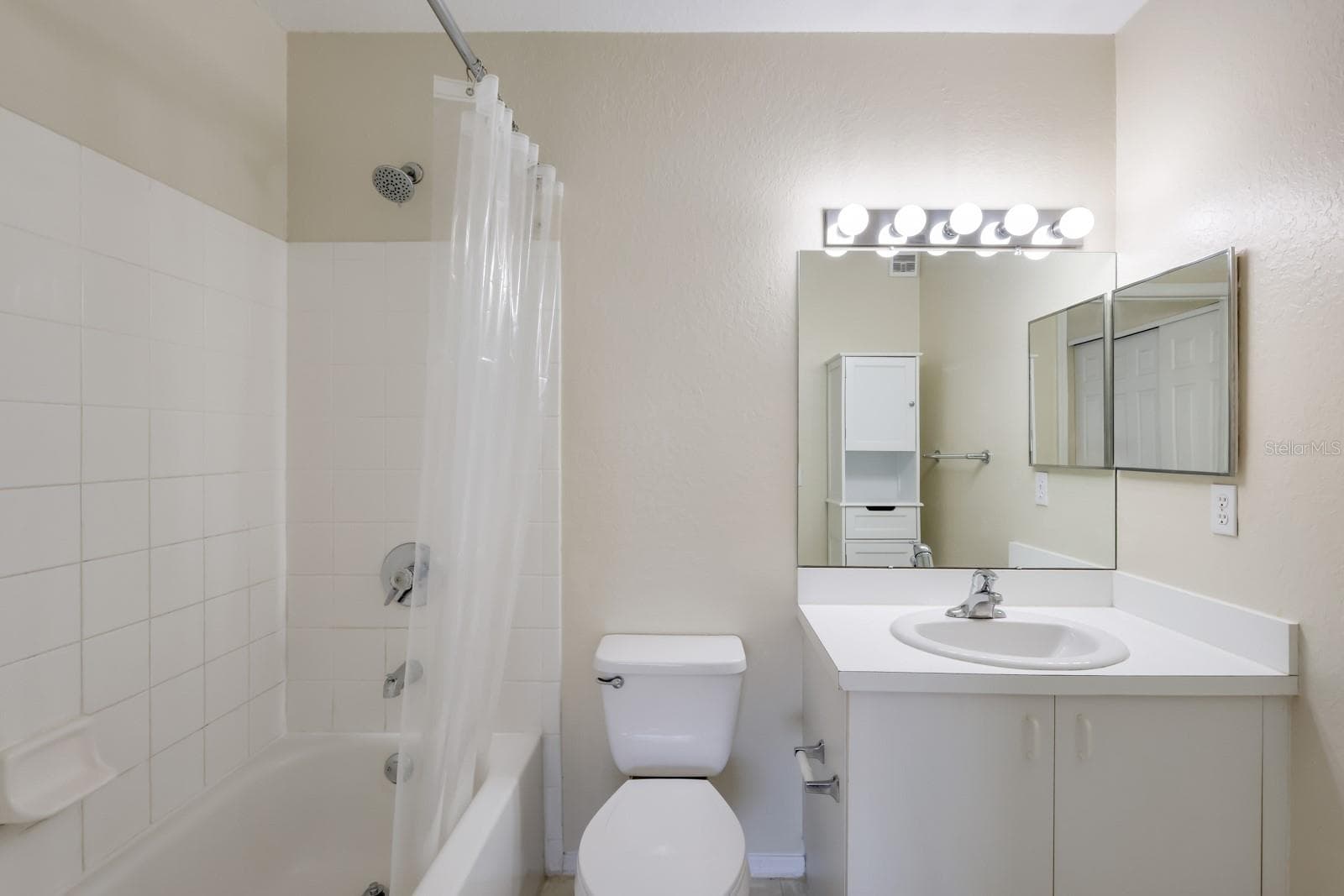 Condominium at 850 S TAMIAMI TRL #325, SARASOTA, photo 21 of 40