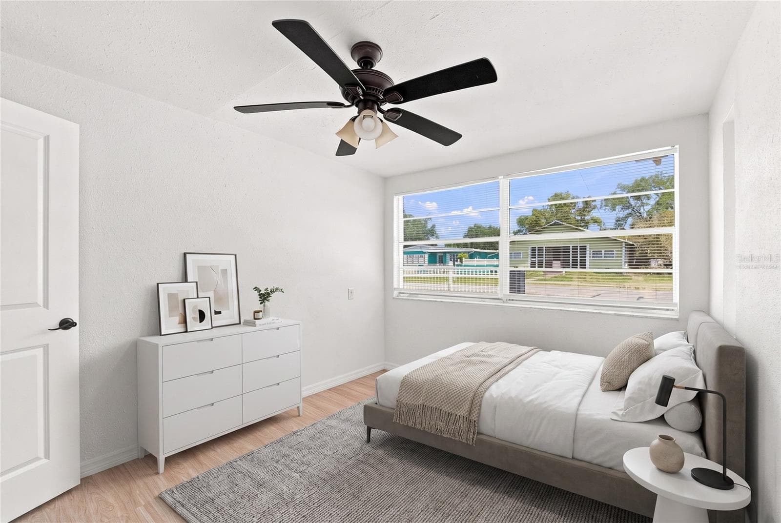 virtually staged - 4009 E POWHATAN AVE, TAMPA