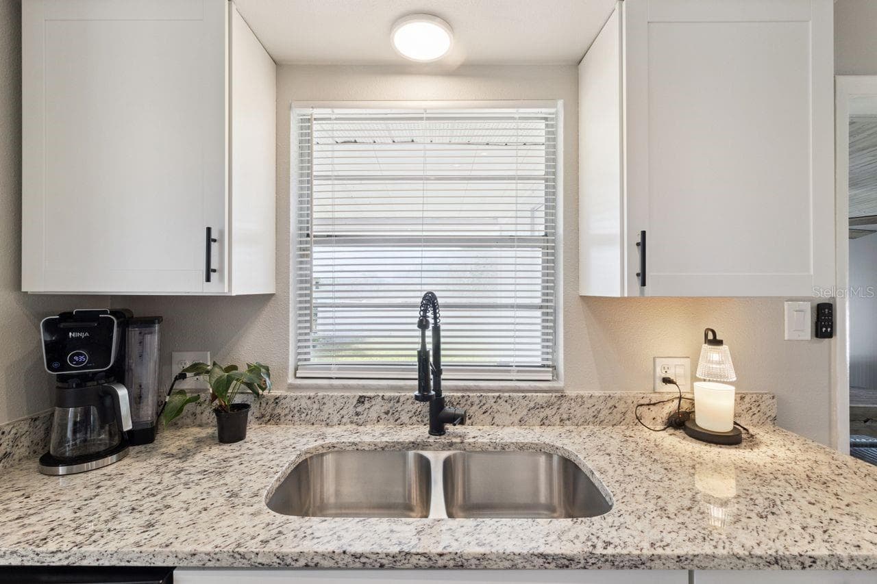 Kitchen - 220 ALDO DR, BABSON PARK