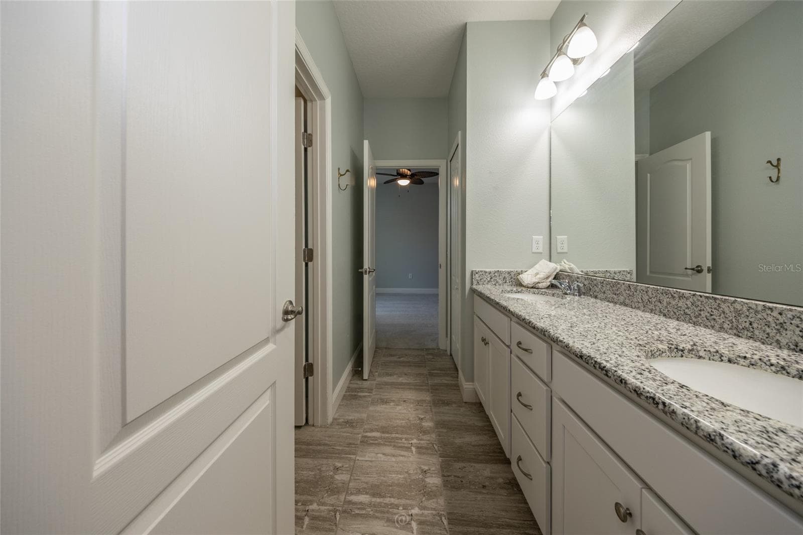 Lots of cabinets - 17 WHITE HAVEN LN, PALM COAST